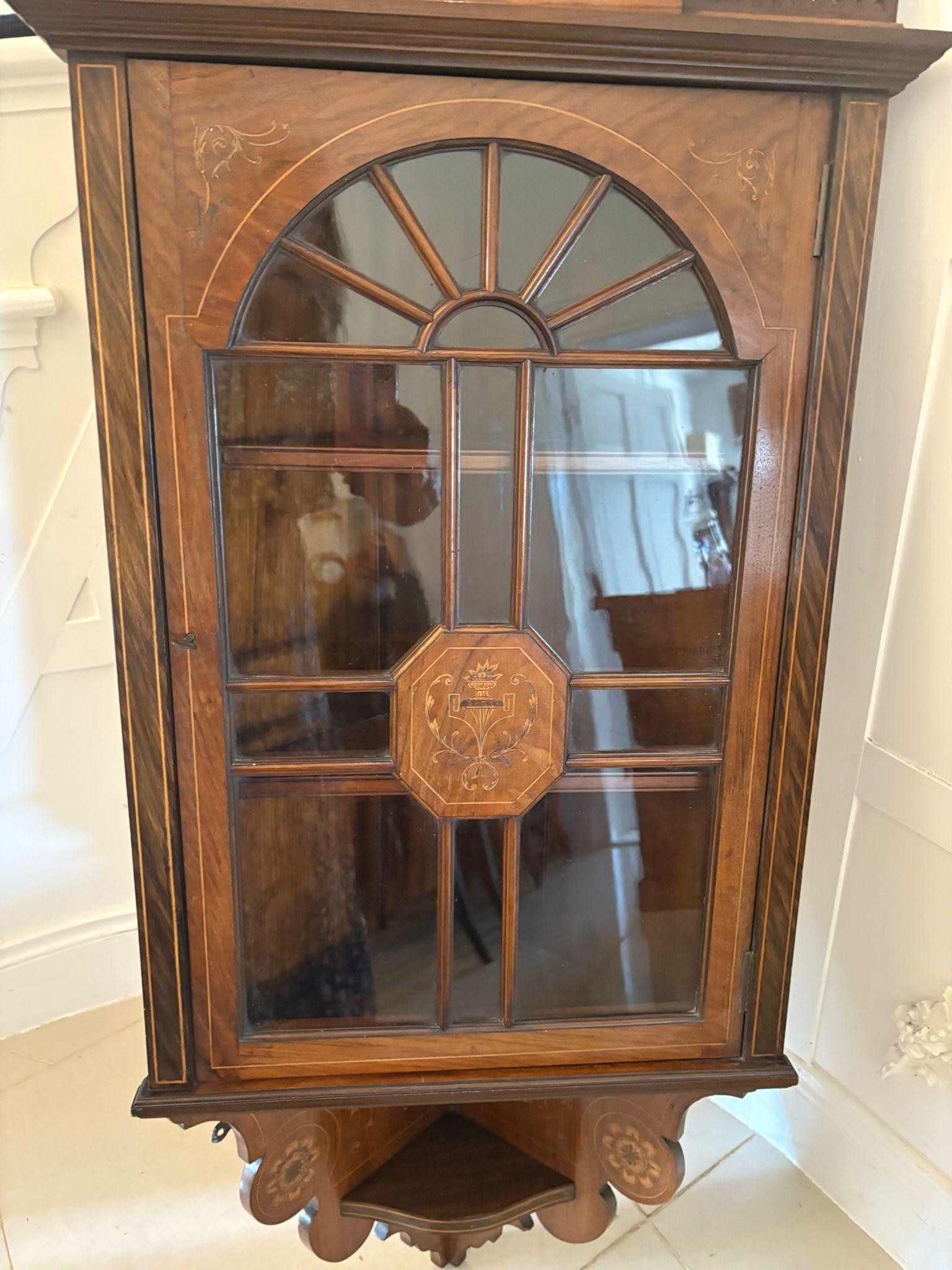 Inhabituel meuble d'angle suspendu en palissandre marqueté de qualité victorienne ancienne en vente 3