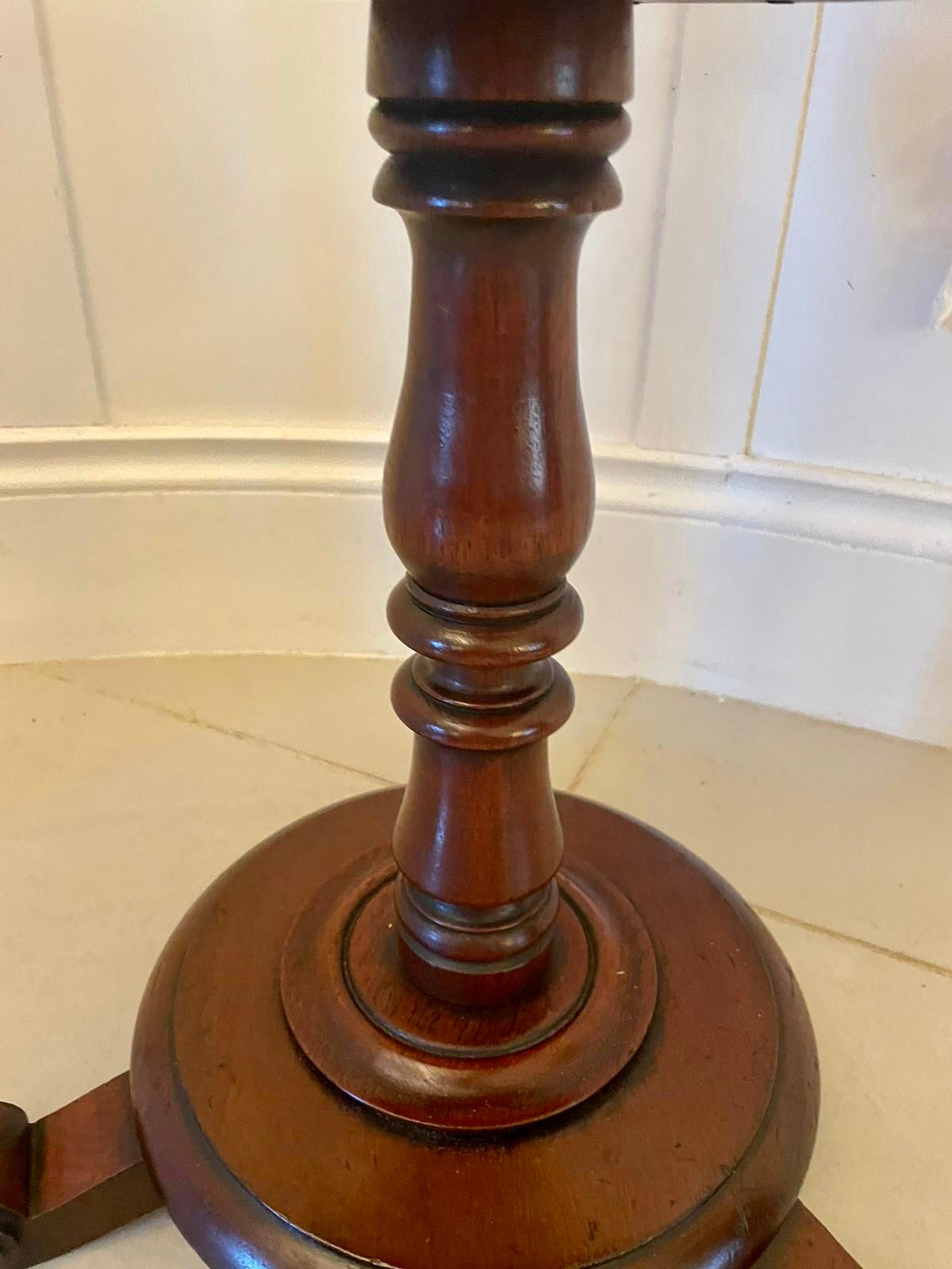 Unusual Antique Victorian Quality Mahogany Circular Lamp Table For Sale 5