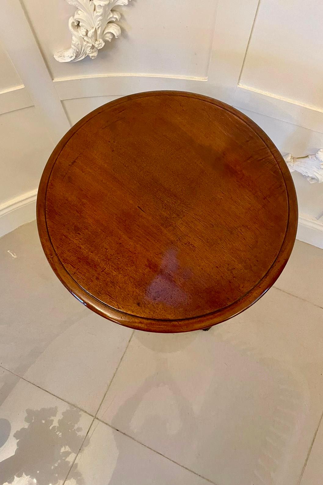 Unusual Antique Victorian Quality Mahogany Circular Lamp Table For Sale 3