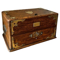 Inusual caja antigua de calidad victoriana montada en roble y latón 