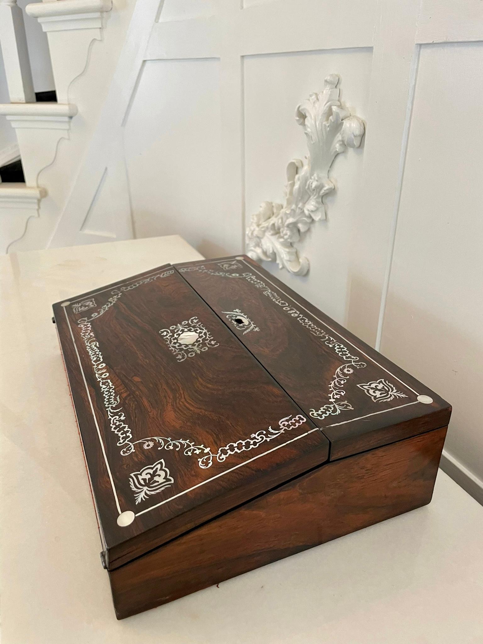 Ungewöhnliche antike viktorianische Qualität Palisander Intarsien Schreibkasten im Angebot 1
