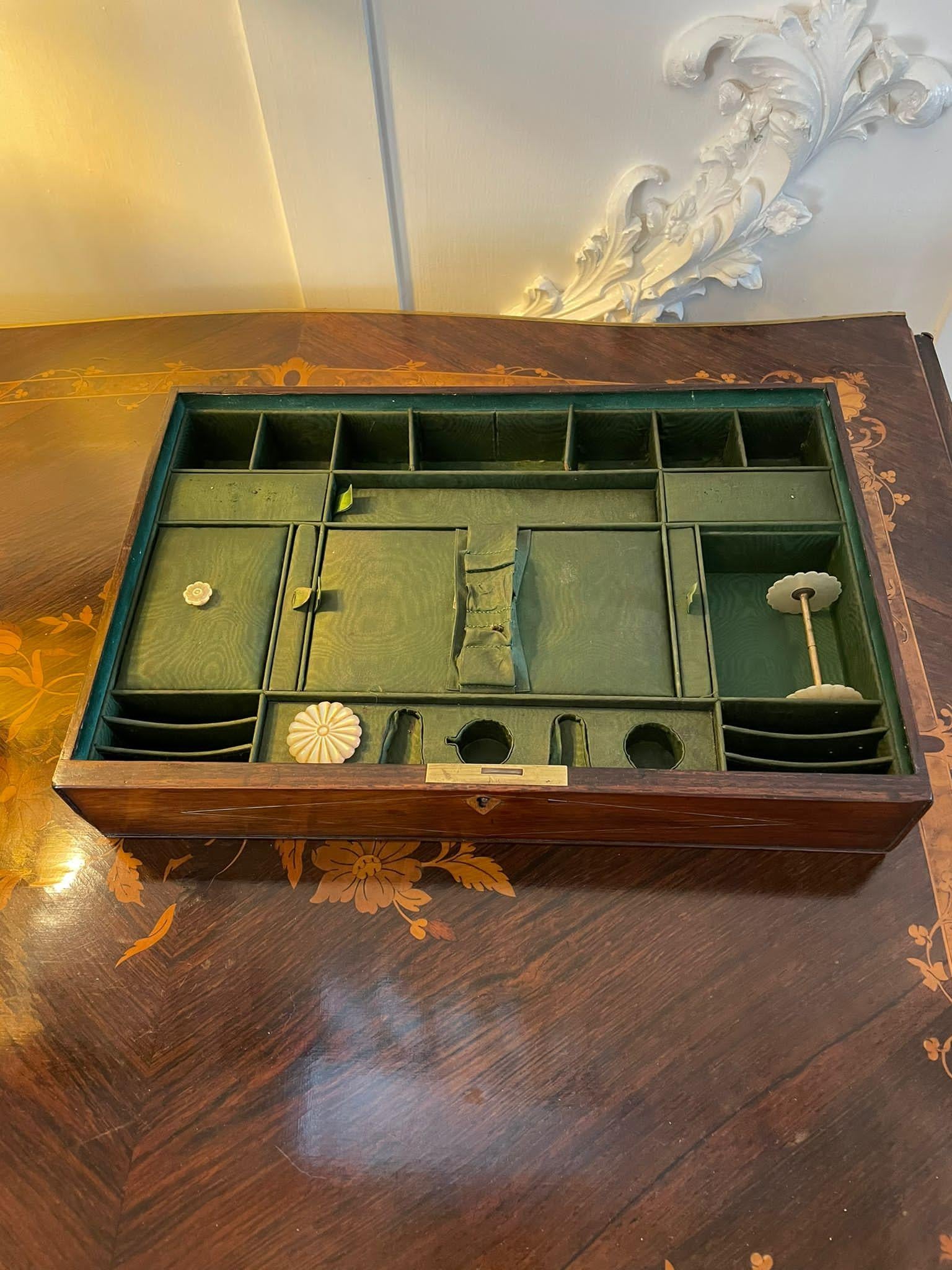 Inusual Caja de Escritura de Palo de Rosa de Calidad Victoriana Antigua en venta 2