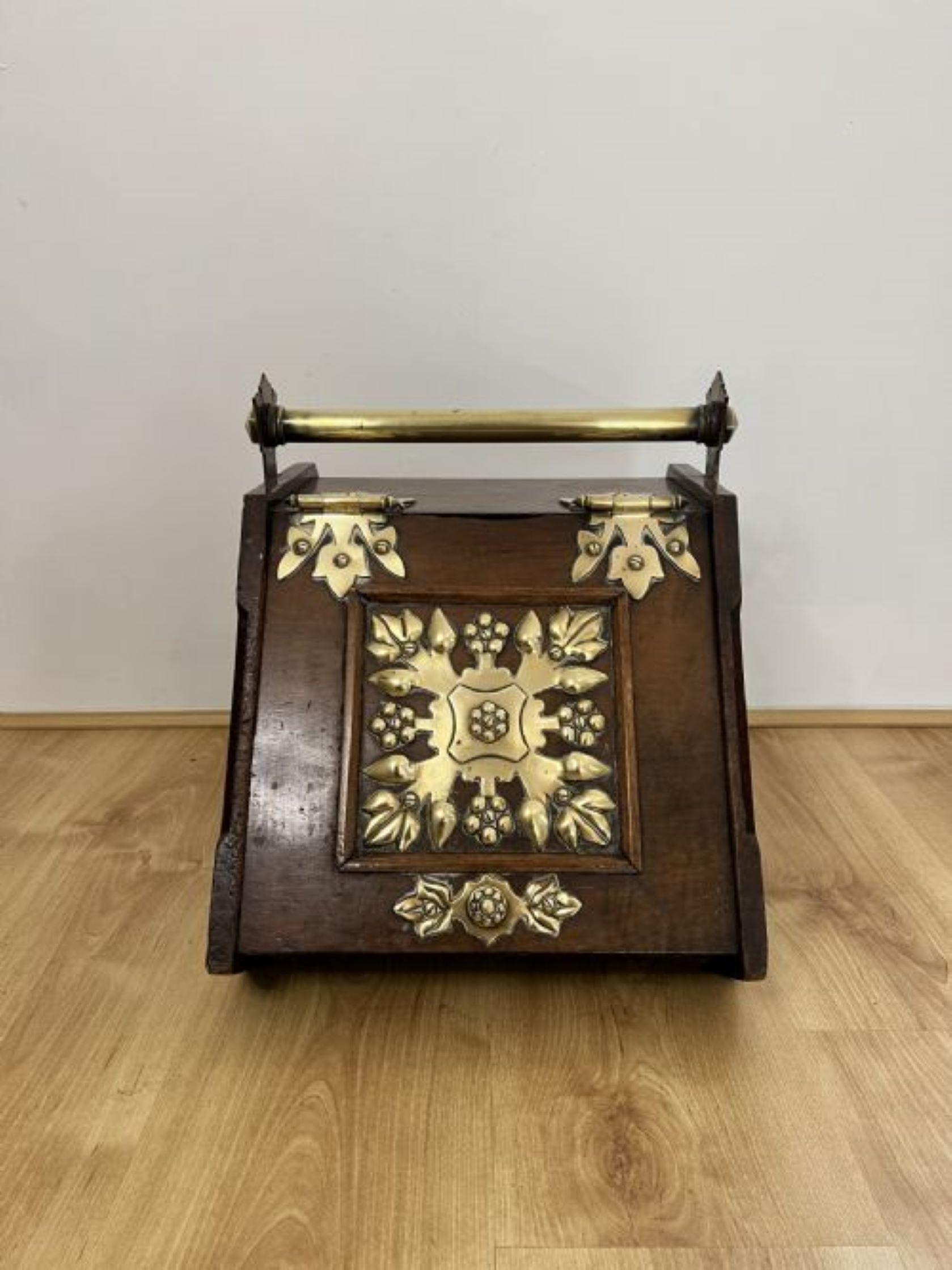 Unusual antique Victorian quality walnut and brass coal box  In Good Condition For Sale In Ipswich, GB