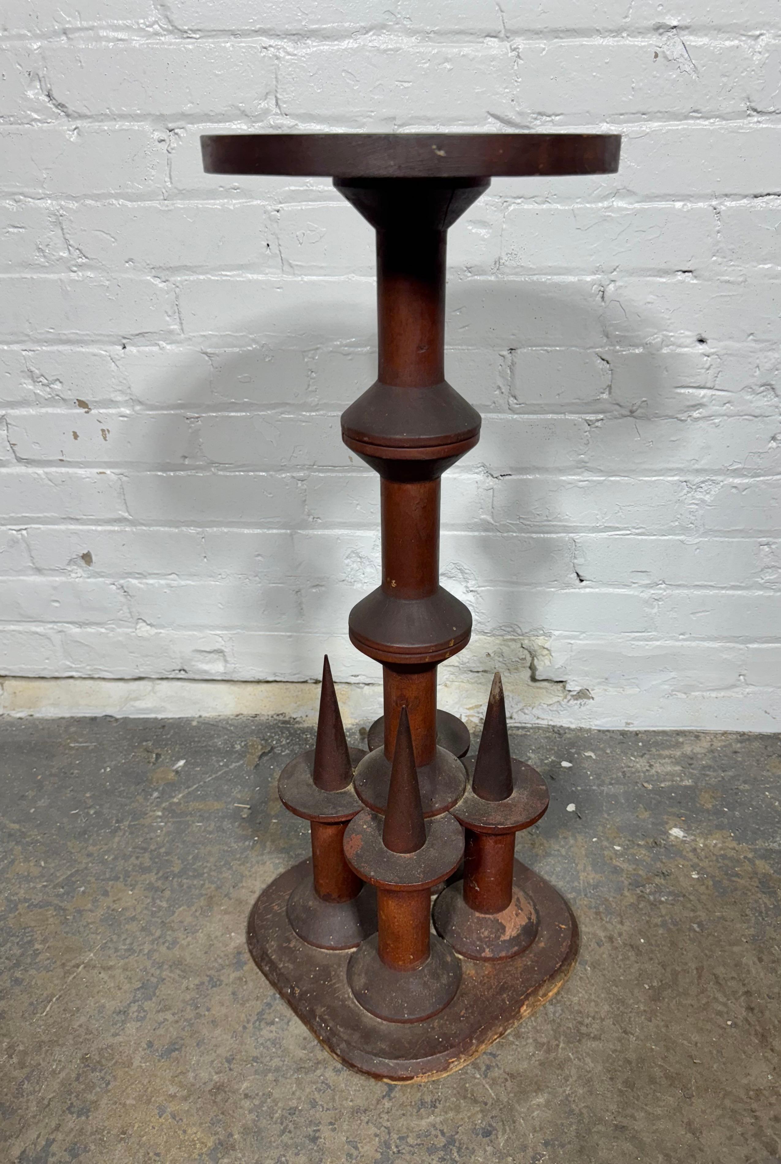 Inusual , Pedestal / Jardinera de arte popular 