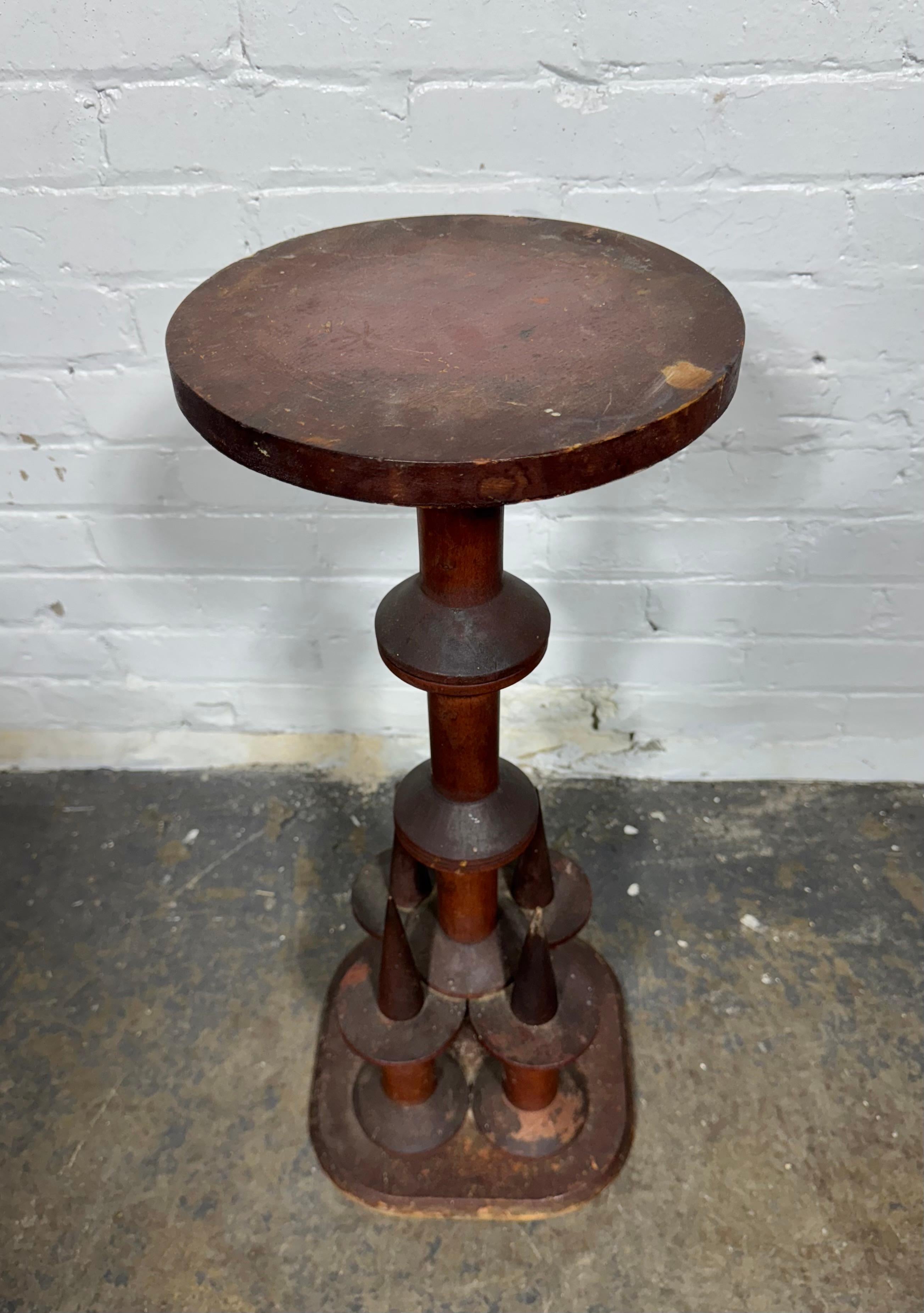 Inusual , Pedestal / Jardinera de arte popular 