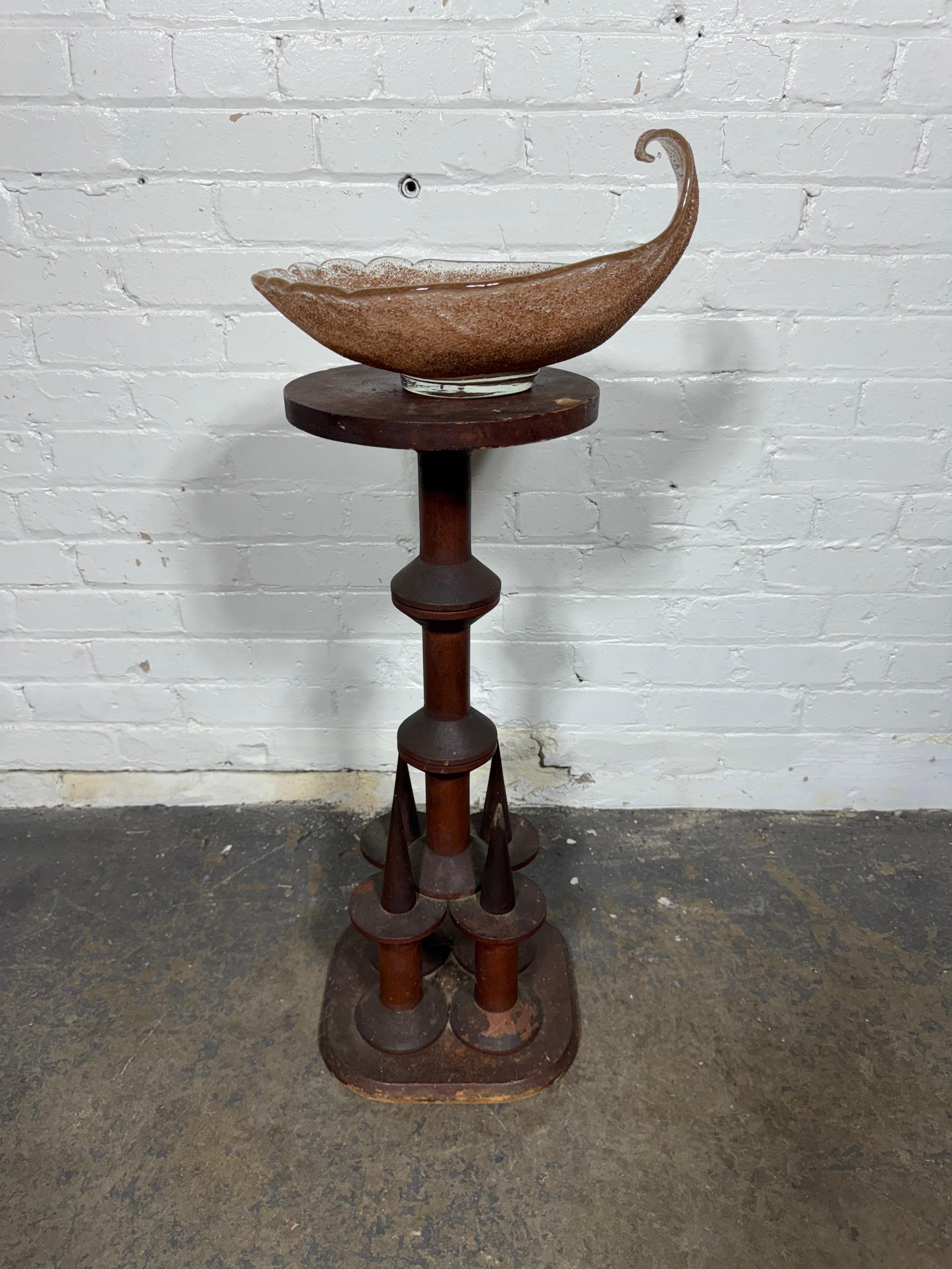 Inusual , Pedestal / Jardinera de arte popular 