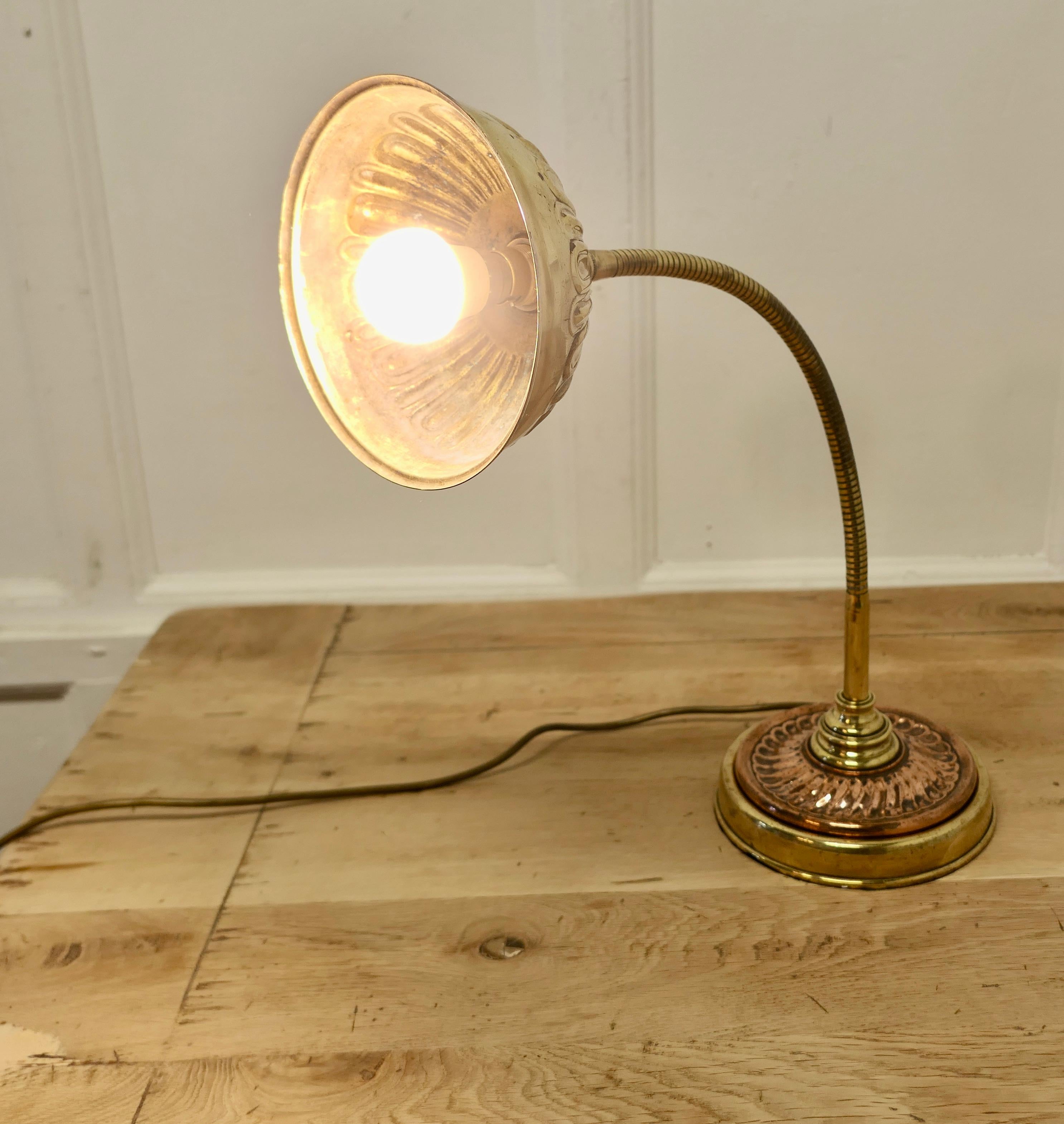 Inhabituelle lampe de bureau Art déco pour banquiers, en cuivre et laiton en vente 1