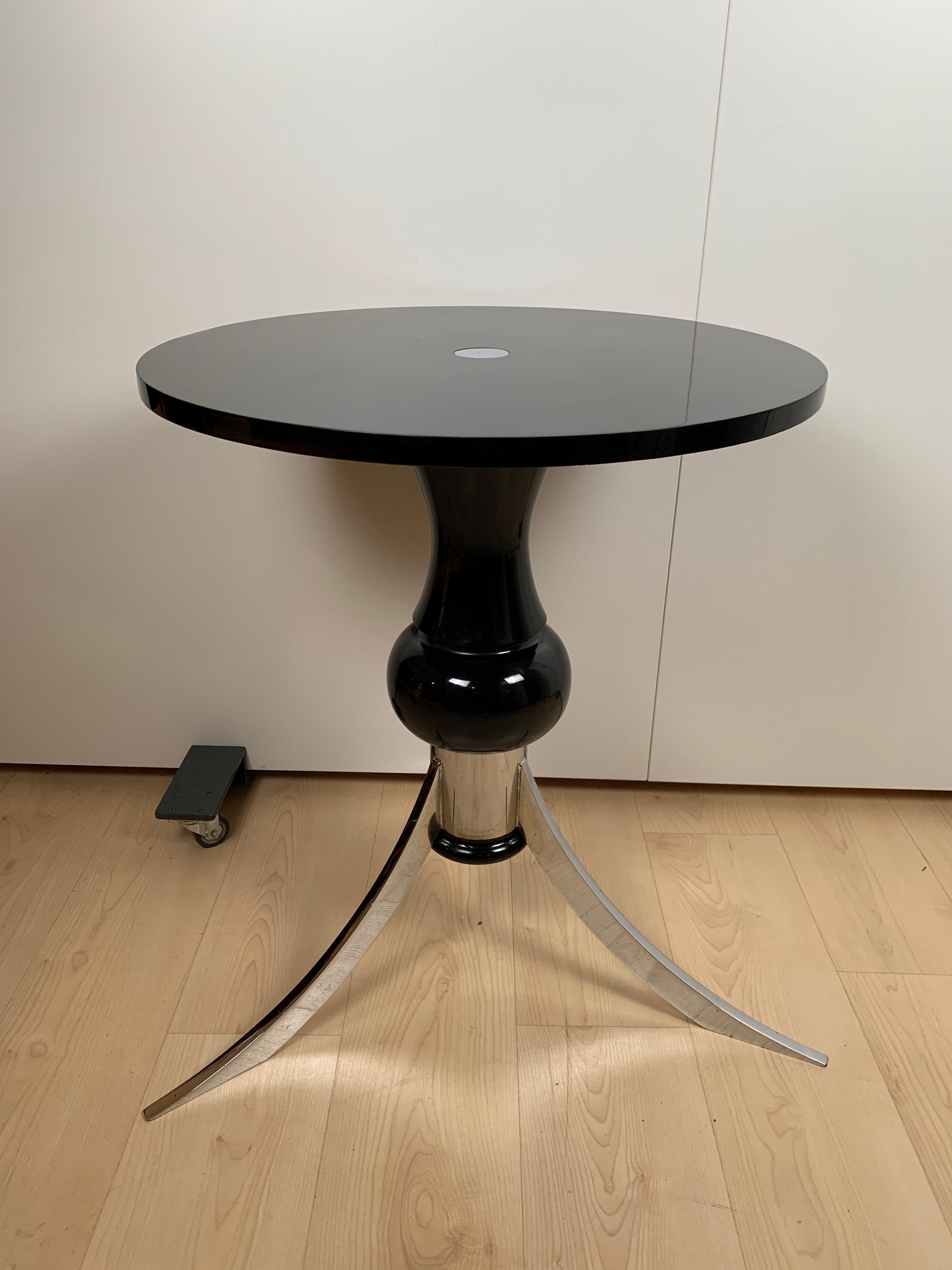 French Art Deco Side Table, Black Lacquer and Chrome, France, circa 1930