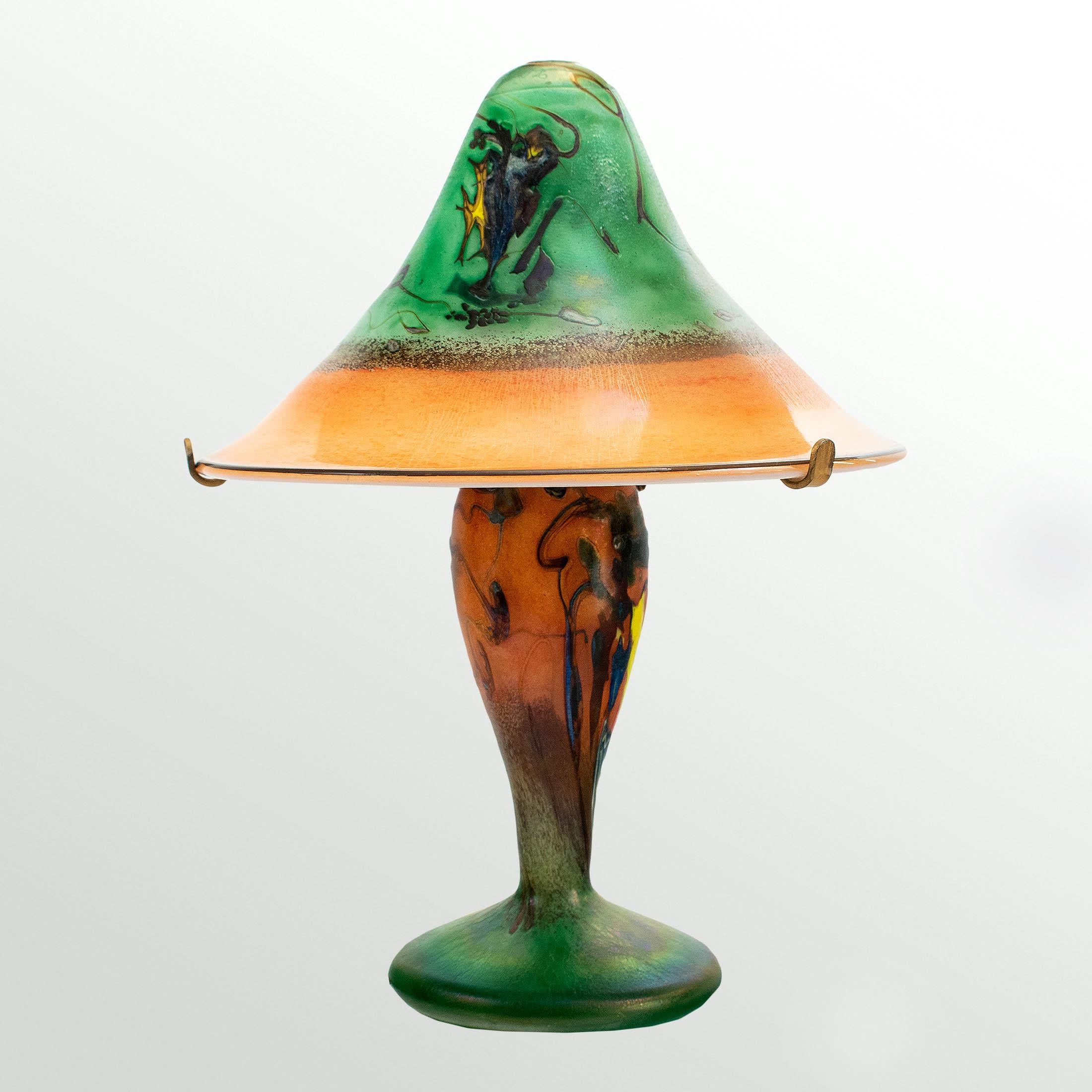 20th Century French Art Nouveau mushroom table lamp in glass of colours of green and red For Sale