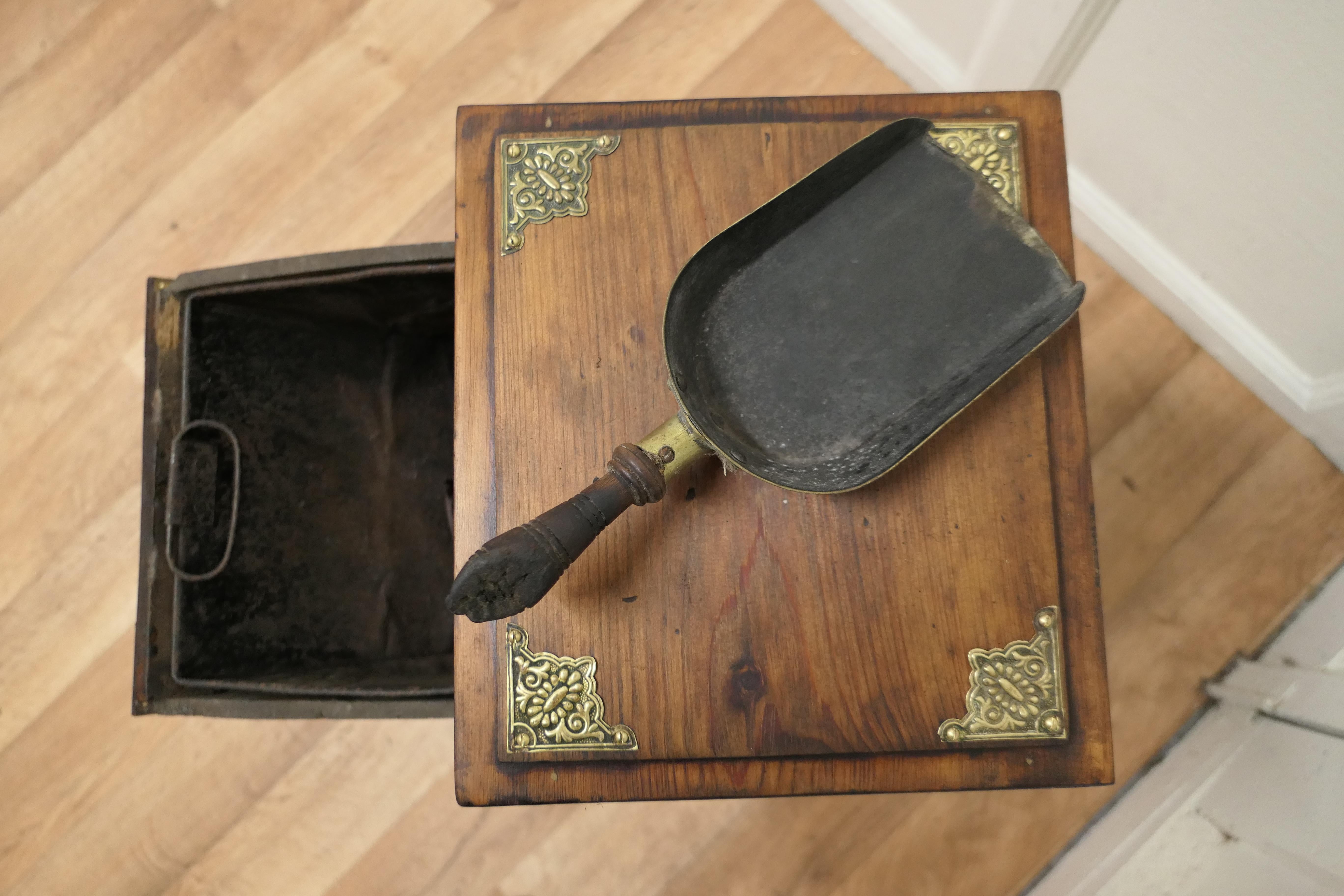 Unusual Arts and Crafts Dark Pine Purdonium, Coal Box For Sale 2