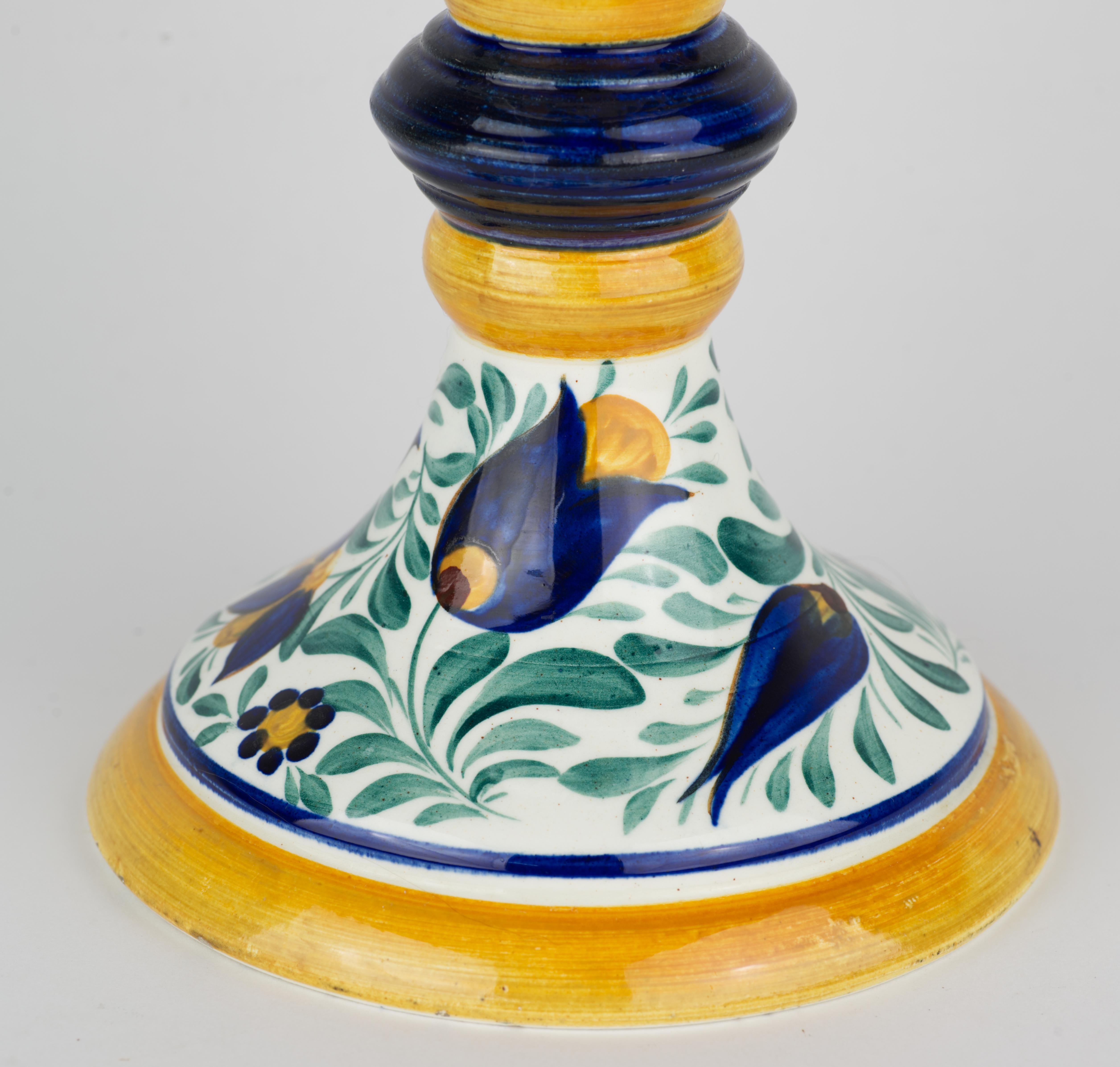 Insolito vaso a calice con piede di Schwaz, Austria, arte e artigianato In condizioni buone in vendita a Clifton Springs, NY