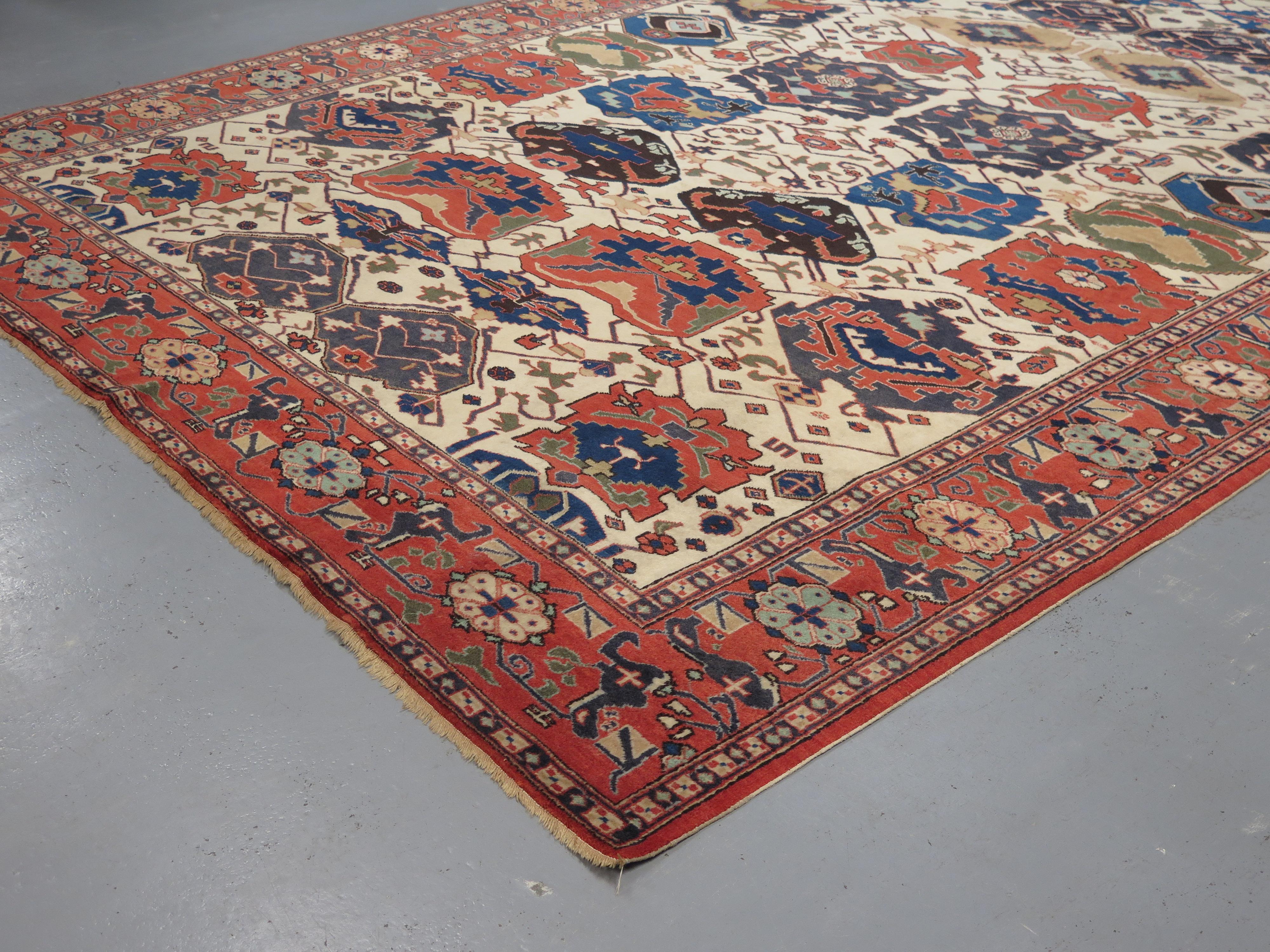 Ungewöhnlicher Aserbaidschanischer Teppich, um 1930 (Kasachisch) im Angebot