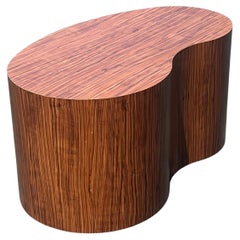 Ungewöhnlicher biomorpher Couchtisch mit Wood Grain Formica aus den 1980er Jahren
