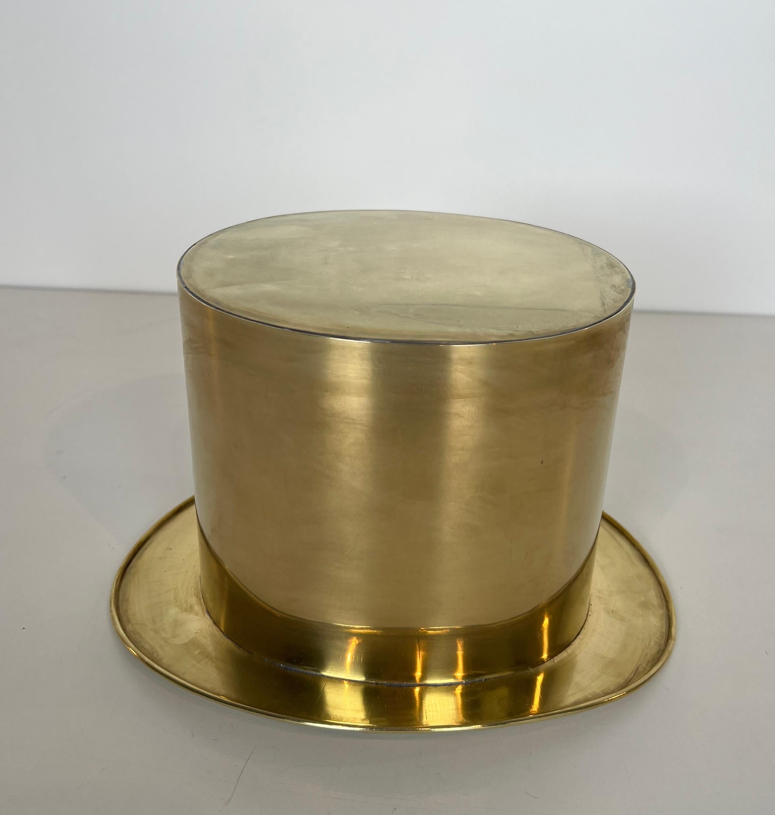 This very nice and unusual top hat Champagne bucket is all made of brass. This is a French. work Circa 1920