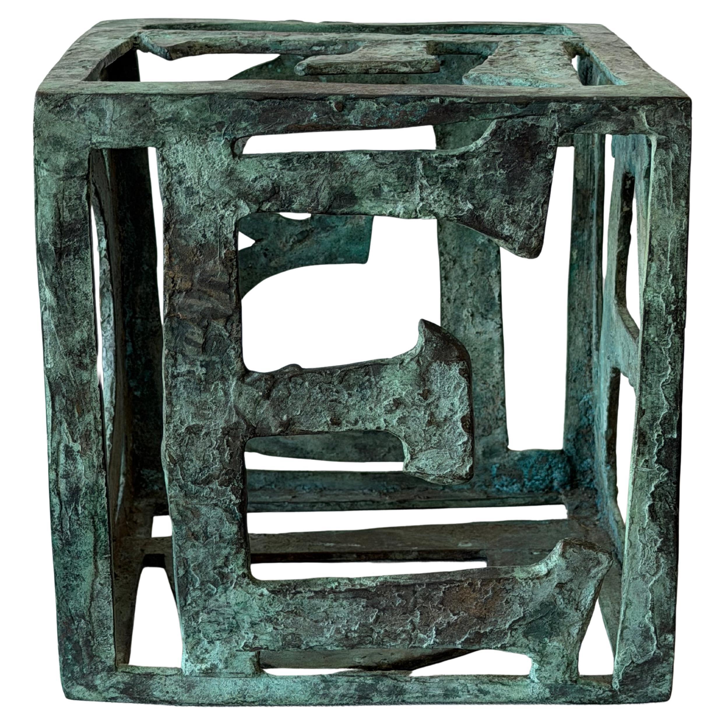 Insolita scultura in bronzo con alfabeto di Anne van Kleeck, anni 
50 ca.