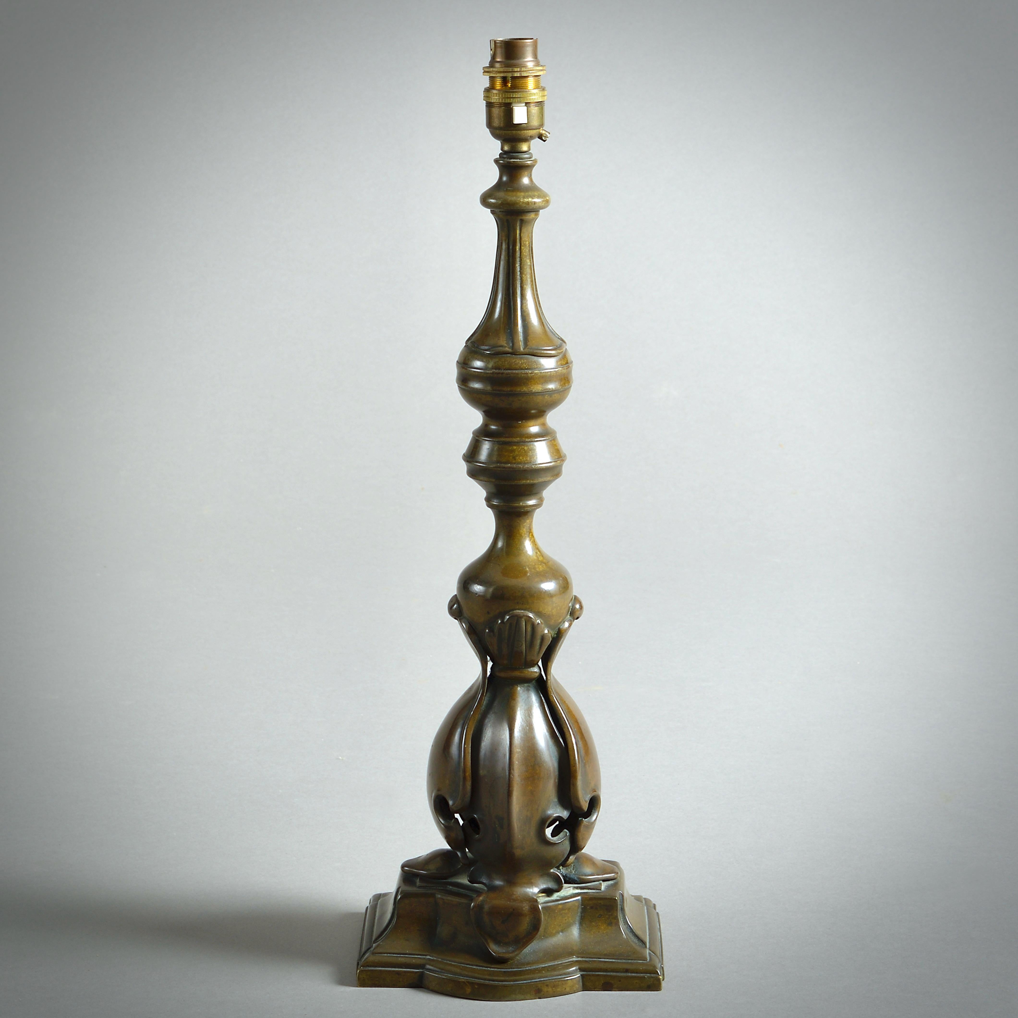 Unusual Bronze Table Lamp In Good Condition For Sale In London, GB