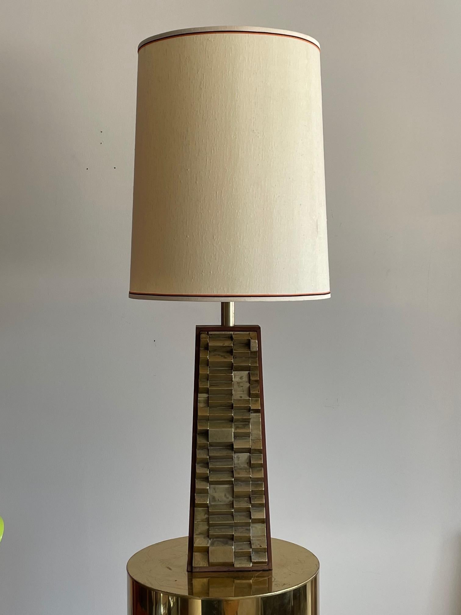 An unusual Brutalist table lamp with a bronze finish in a walnut case, circa 1960s. Large scale with base only measuring approx. 21.5