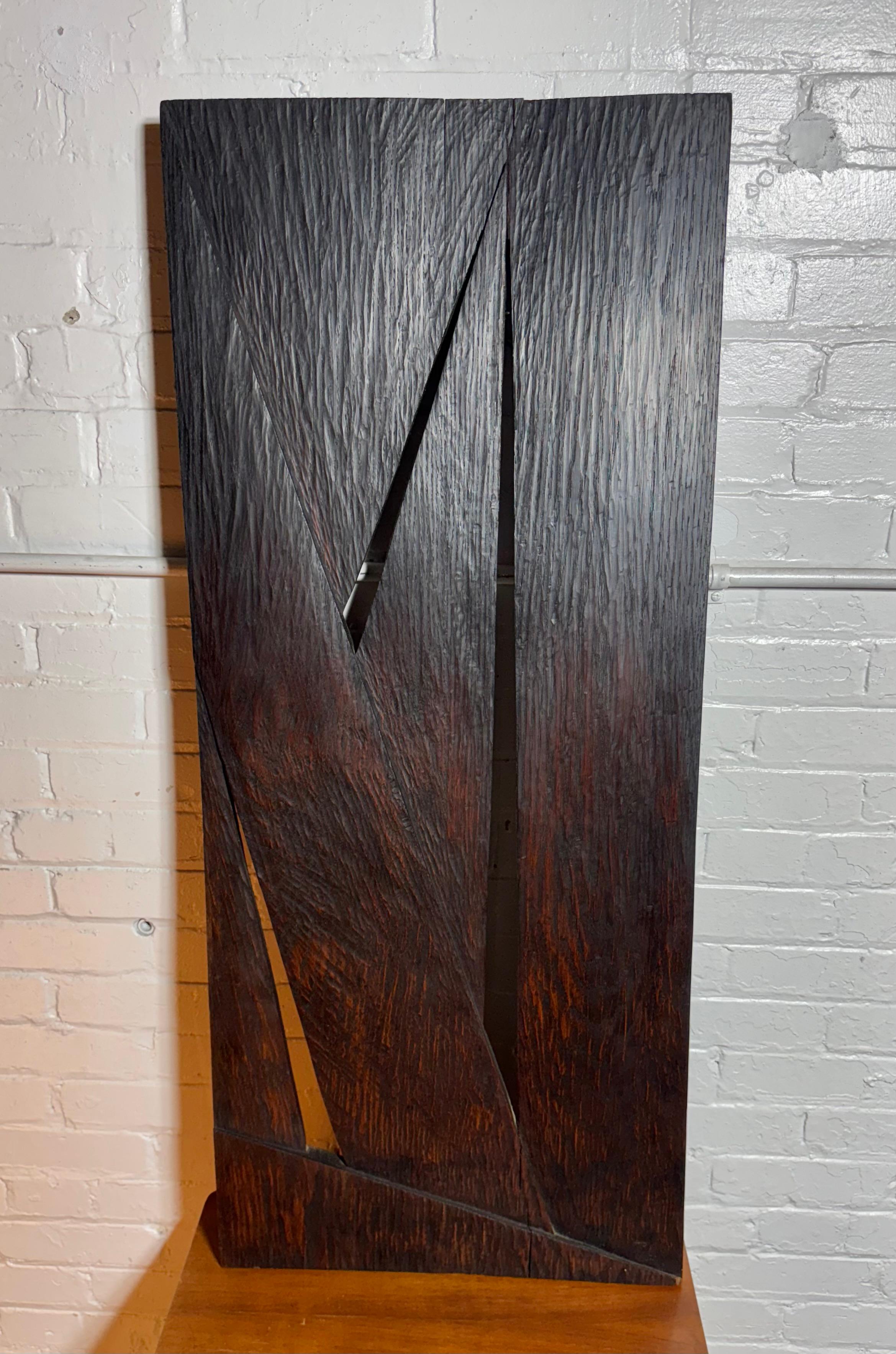 Ungewöhnliche geschnitzte Eiche Modernist / Architectural Wall Hanging .signed dated 1962 im Angebot 2