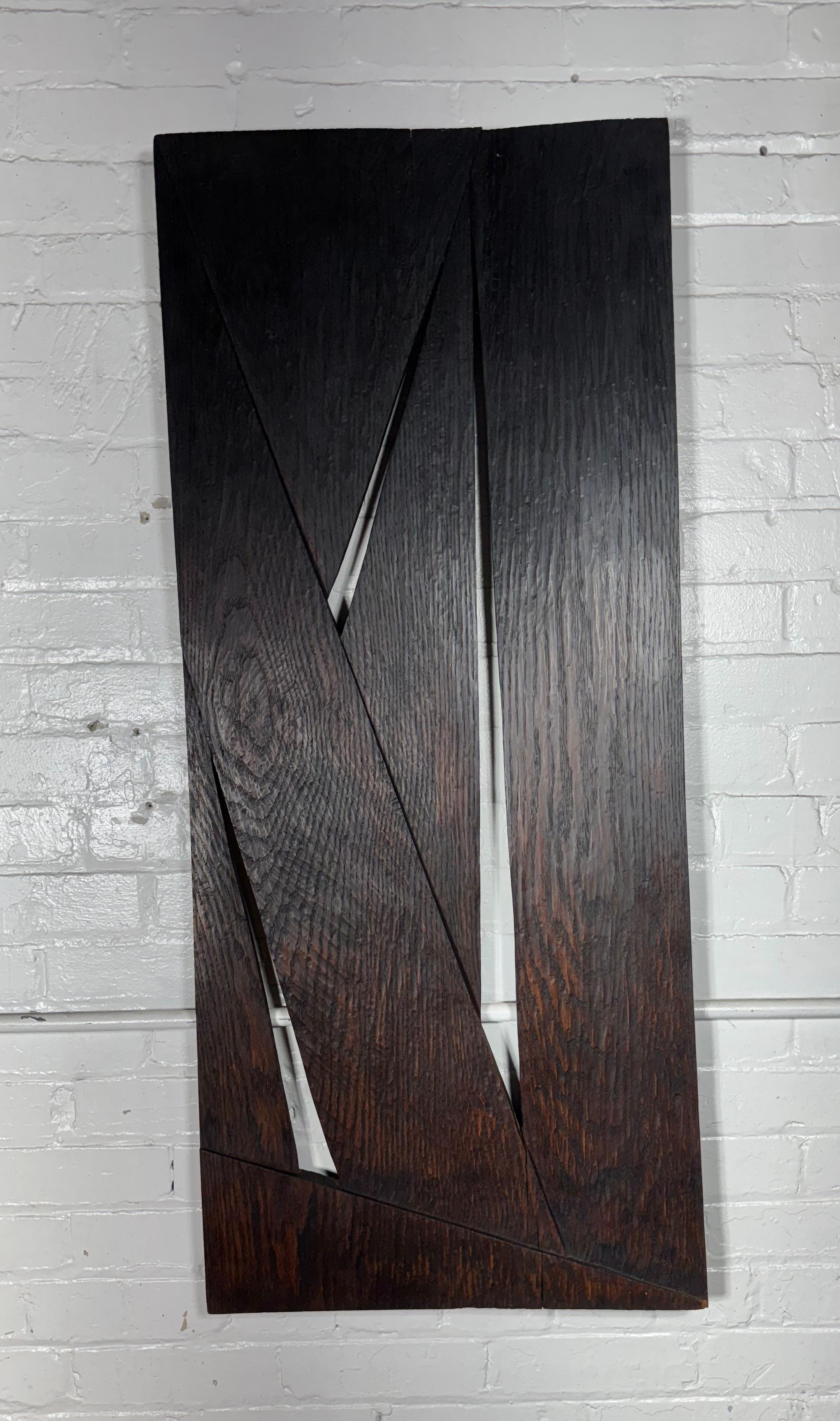 Ungewöhnliche geschnitzte Eiche Modernist / Architectural Wall Hanging .signed dated 1962 (Handgeschnitzt) im Angebot