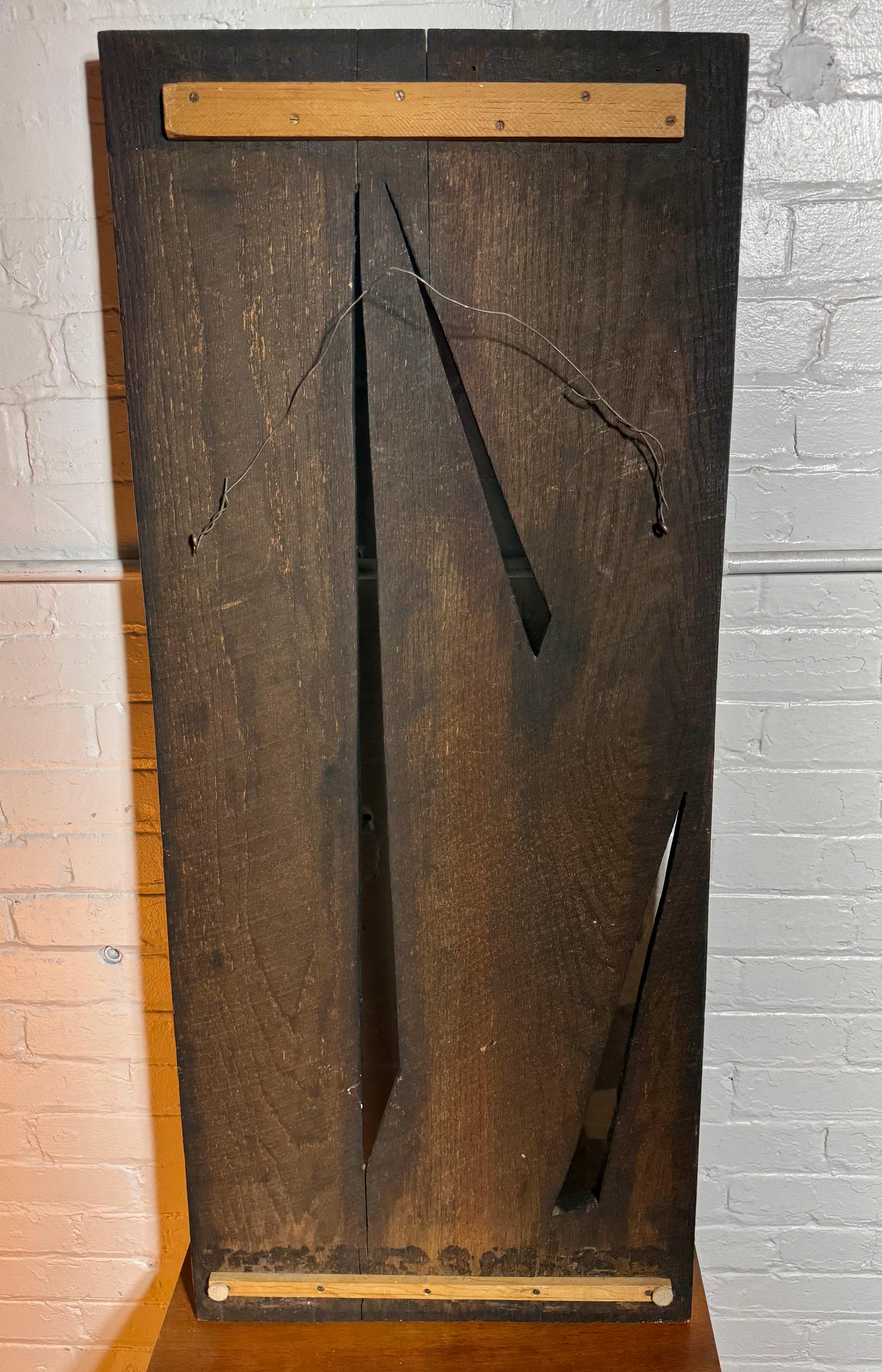 Ungewöhnliche geschnitzte Eiche Modernist / Architectural Wall Hanging .signed dated 1962 (Eichenholz) im Angebot