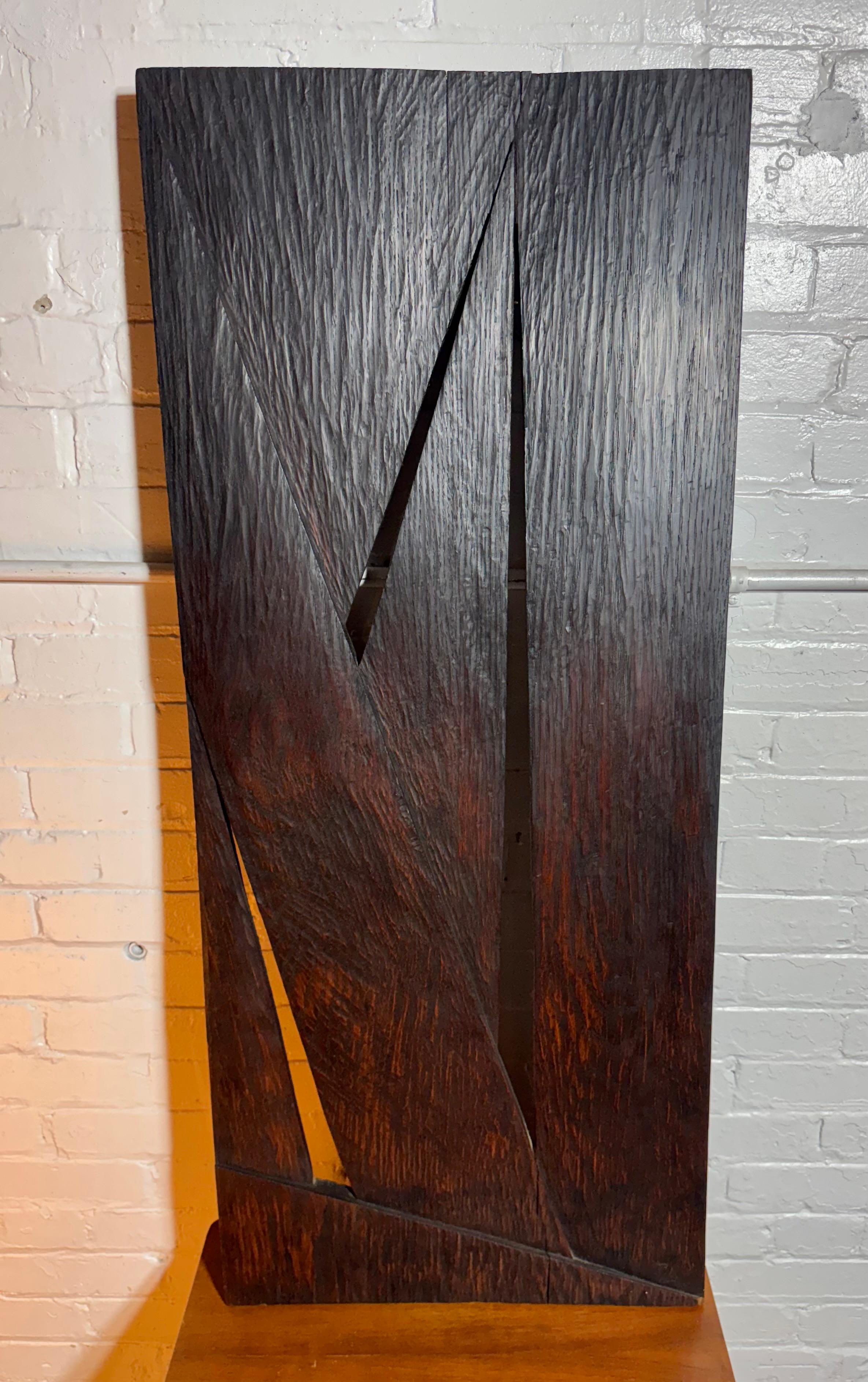 Ungewöhnliche geschnitzte Eiche Modernist / Architectural Wall Hanging .signed dated 1962 im Angebot 1