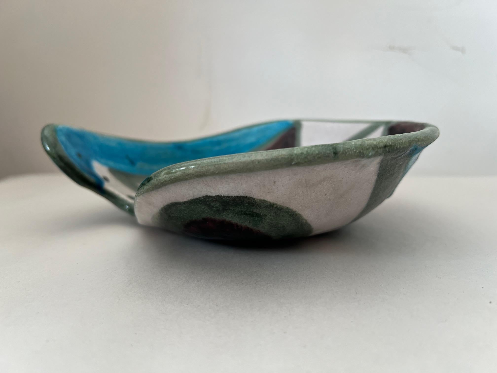Unusual Ceramic Bowl By Gambone, Italy Ca'1950's In Good Condition For Sale In St.Petersburg, FL