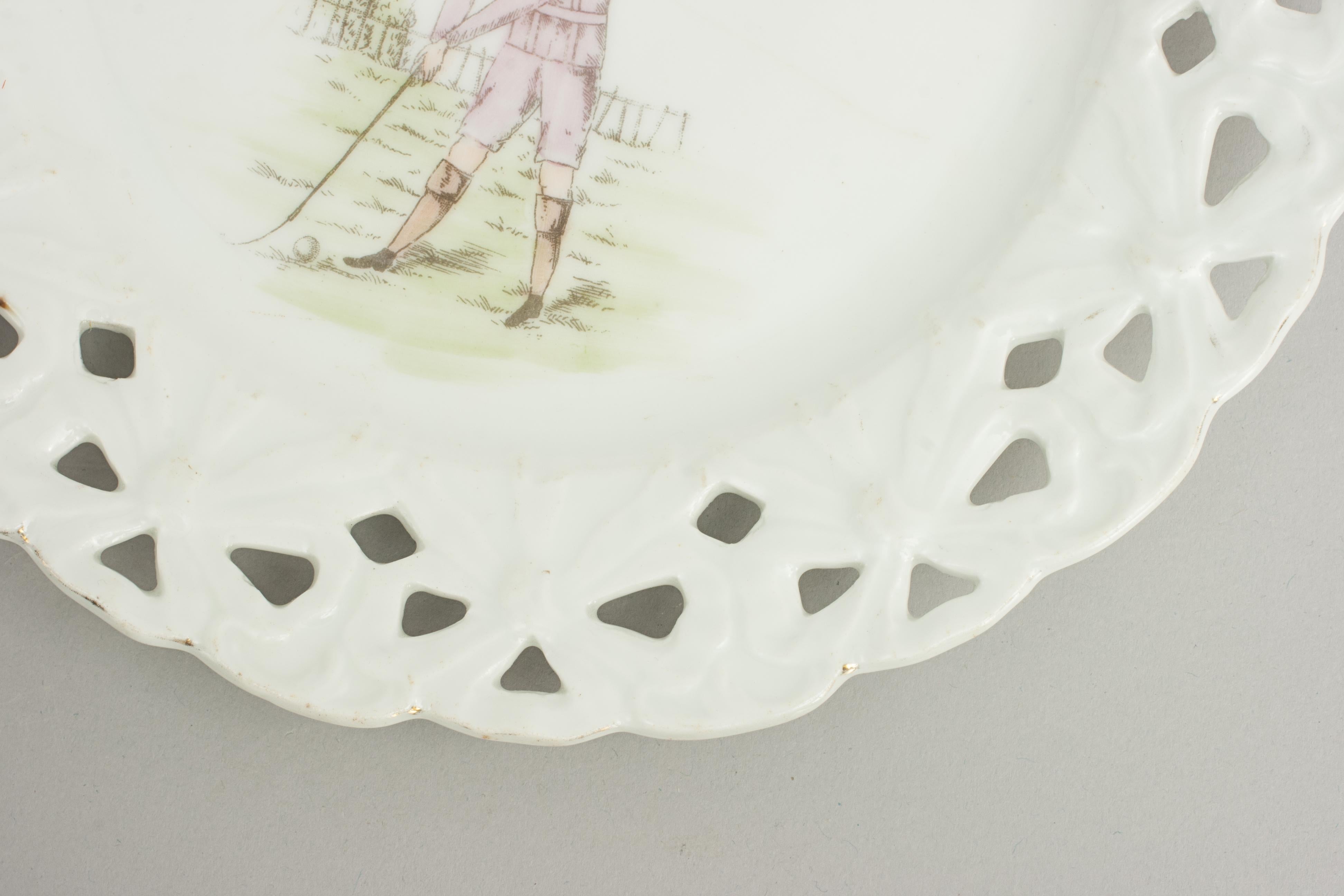 Unusual Ceramic Golf Plate With Flower For Sale 1