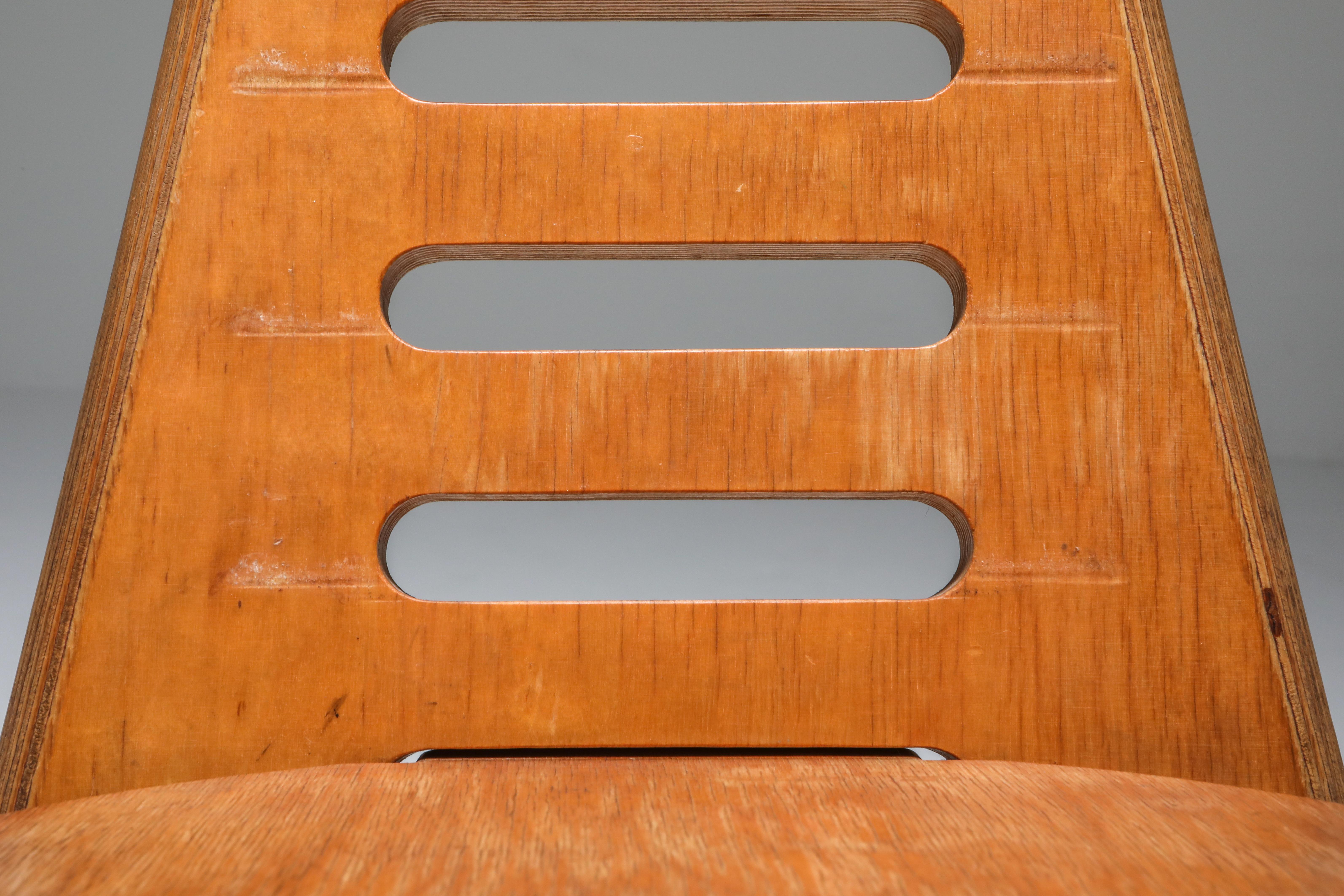 Chaise inhabituelle du designer néerlandais Gijs Boelaars pour Lundia 1