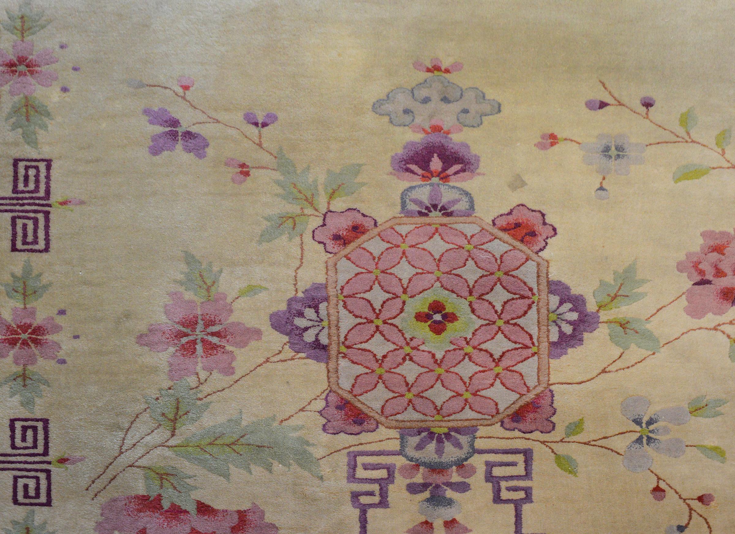 Unusual Chinese Art Deco Rug In Good Condition In Chicago, IL