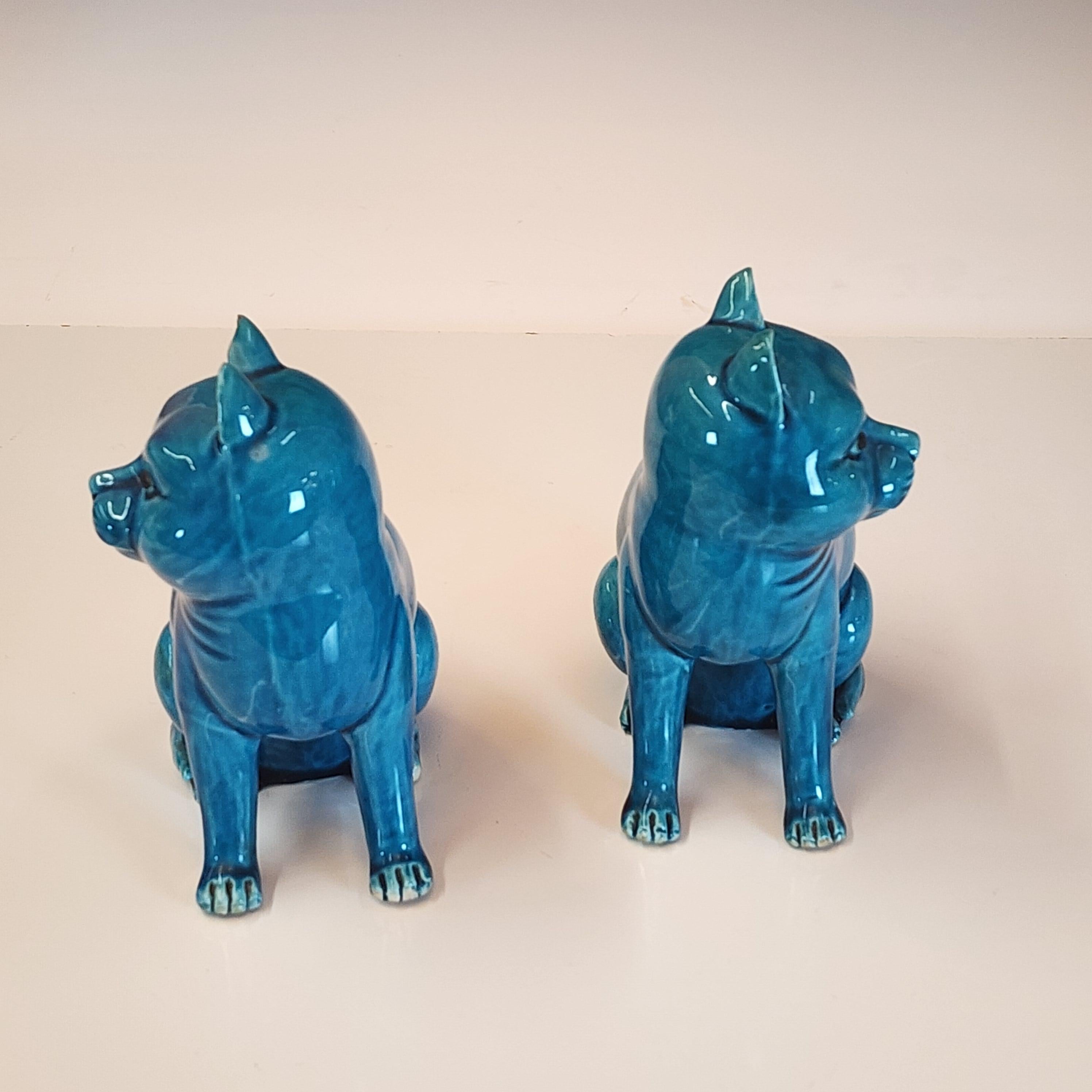 Inusual par de figurillas chinas de turquesa con cabeza de gato grande Porcelana en venta