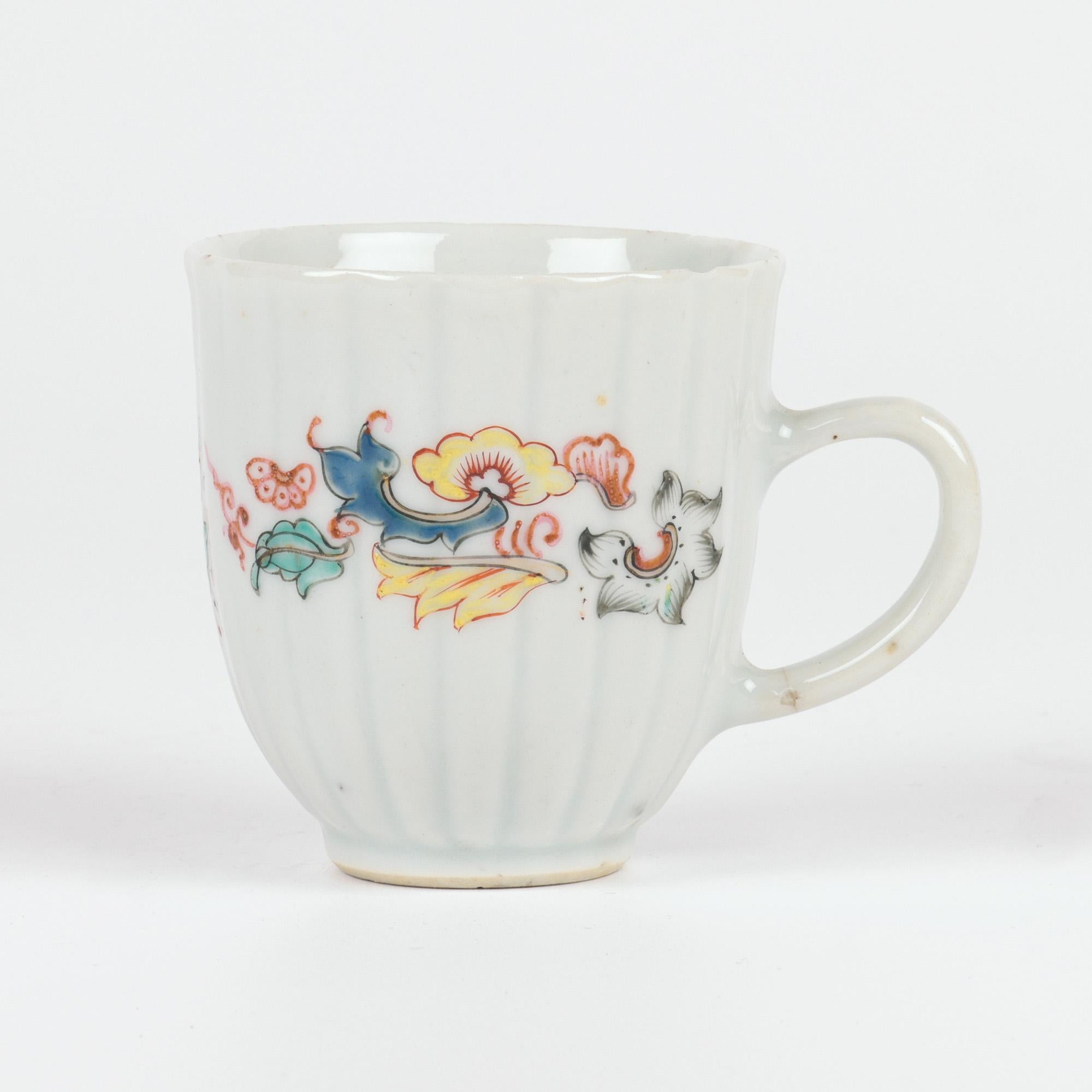 Unusual Chinese Yongzheng Hand Painted Porcelain Teacup For Sale 5