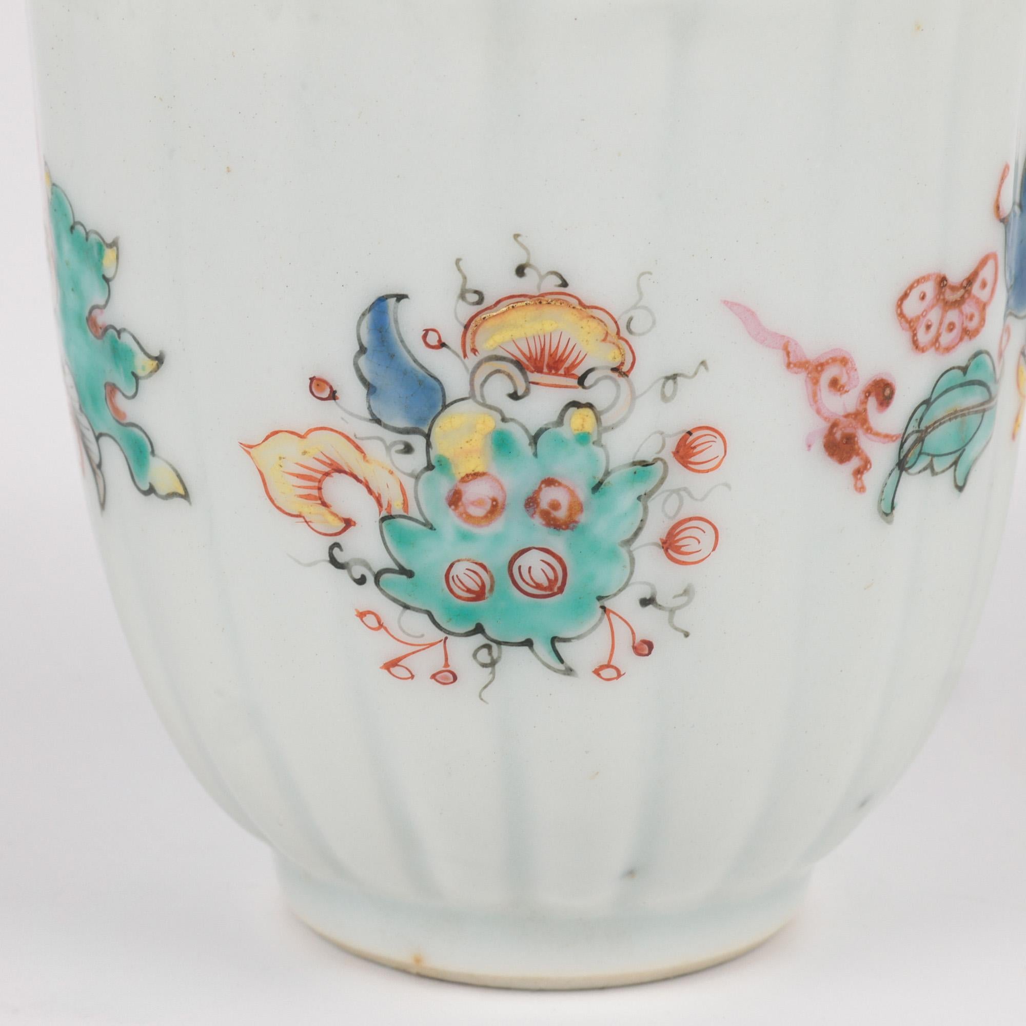Qing Unusual Chinese Yongzheng Hand Painted Porcelain Teacup For Sale