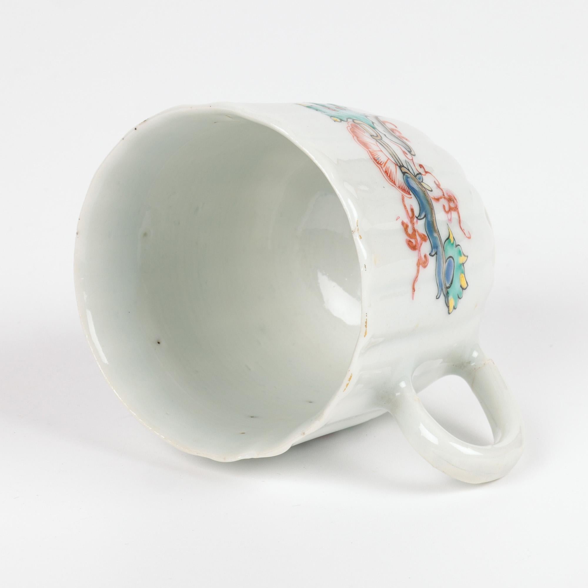 Early 18th Century Unusual Chinese Yongzheng Hand Painted Porcelain Teacup For Sale