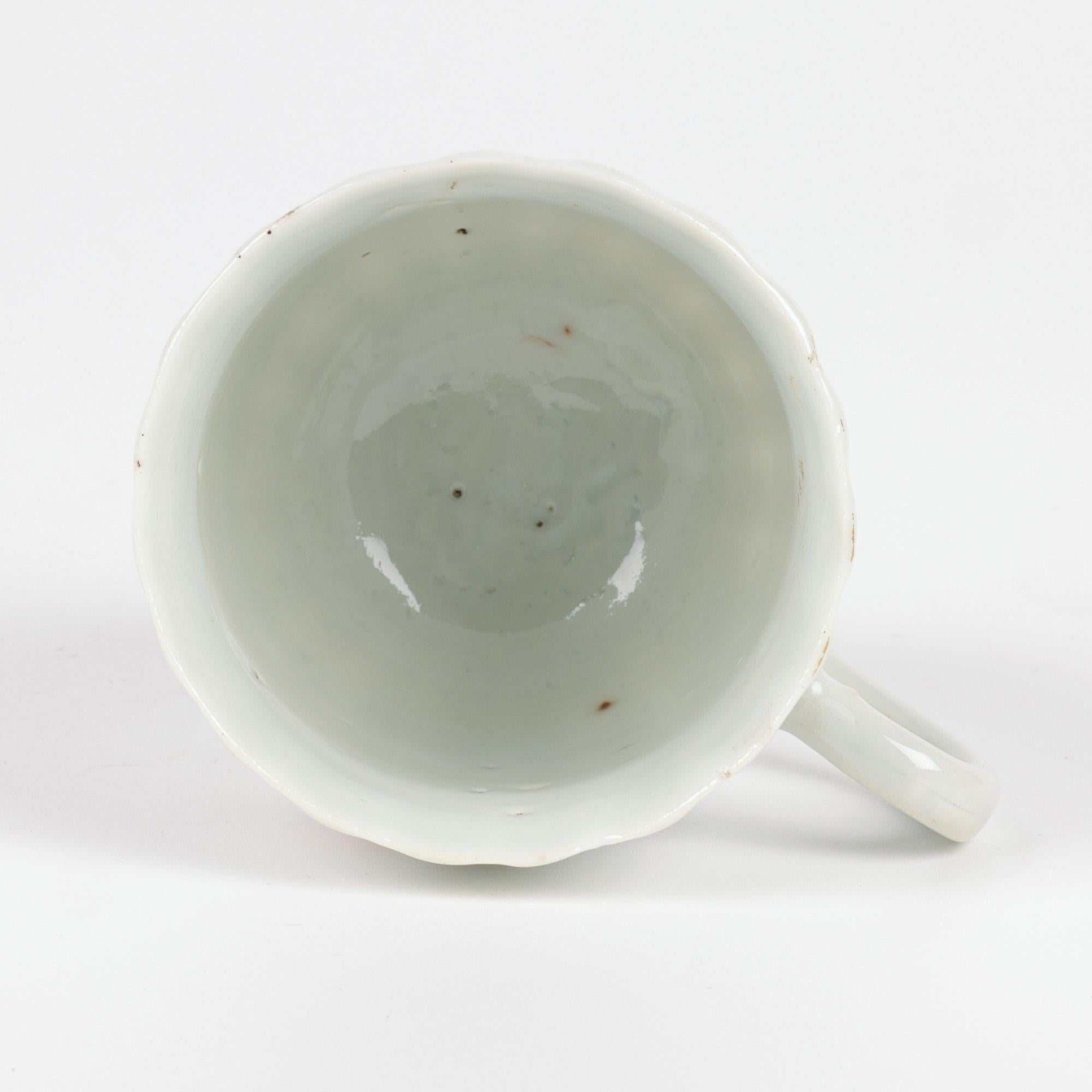 Unusual Chinese Yongzheng Hand Painted Porcelain Teacup For Sale 2