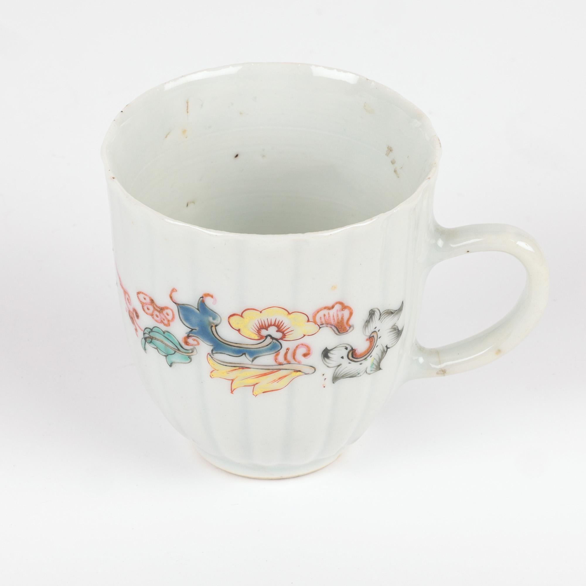 Unusual Chinese Yongzheng Hand Painted Porcelain Teacup For Sale 3