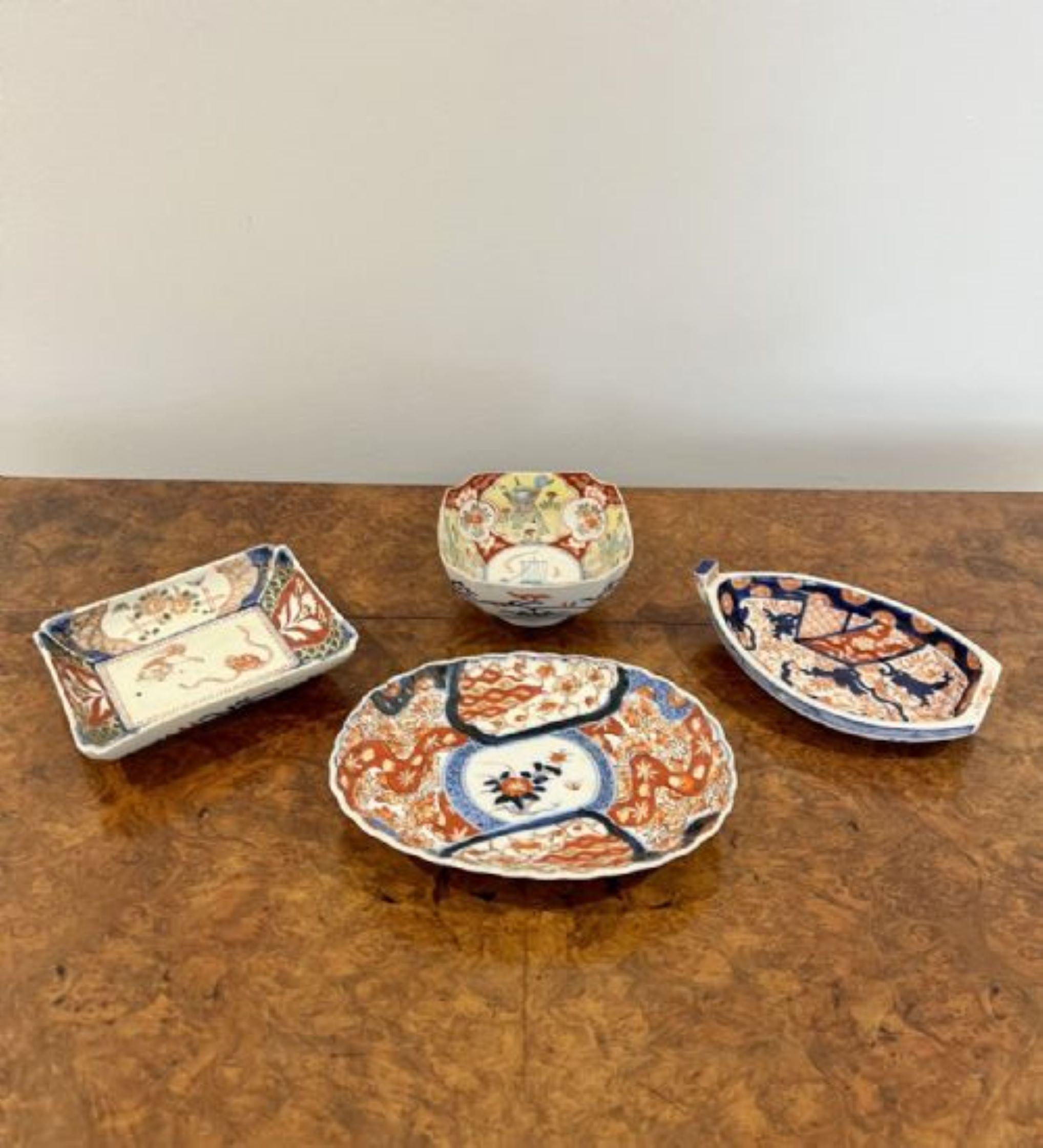 Unusual collection of four antique Japanese imari shaped dishes  In Good Condition For Sale In Ipswich, GB