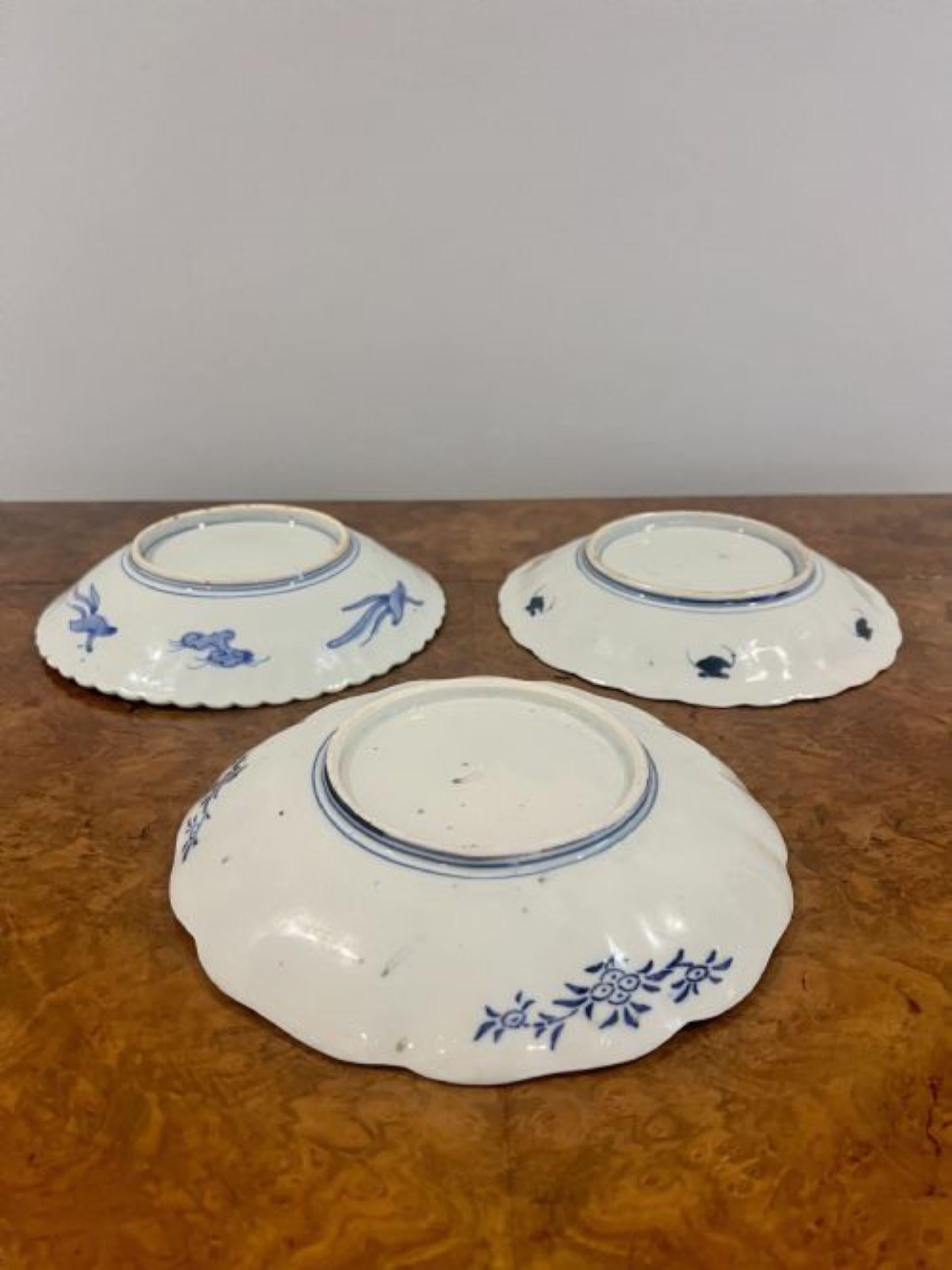 Unusual Collection of three antique Japanese imari dishes  In Good Condition For Sale In Ipswich, GB