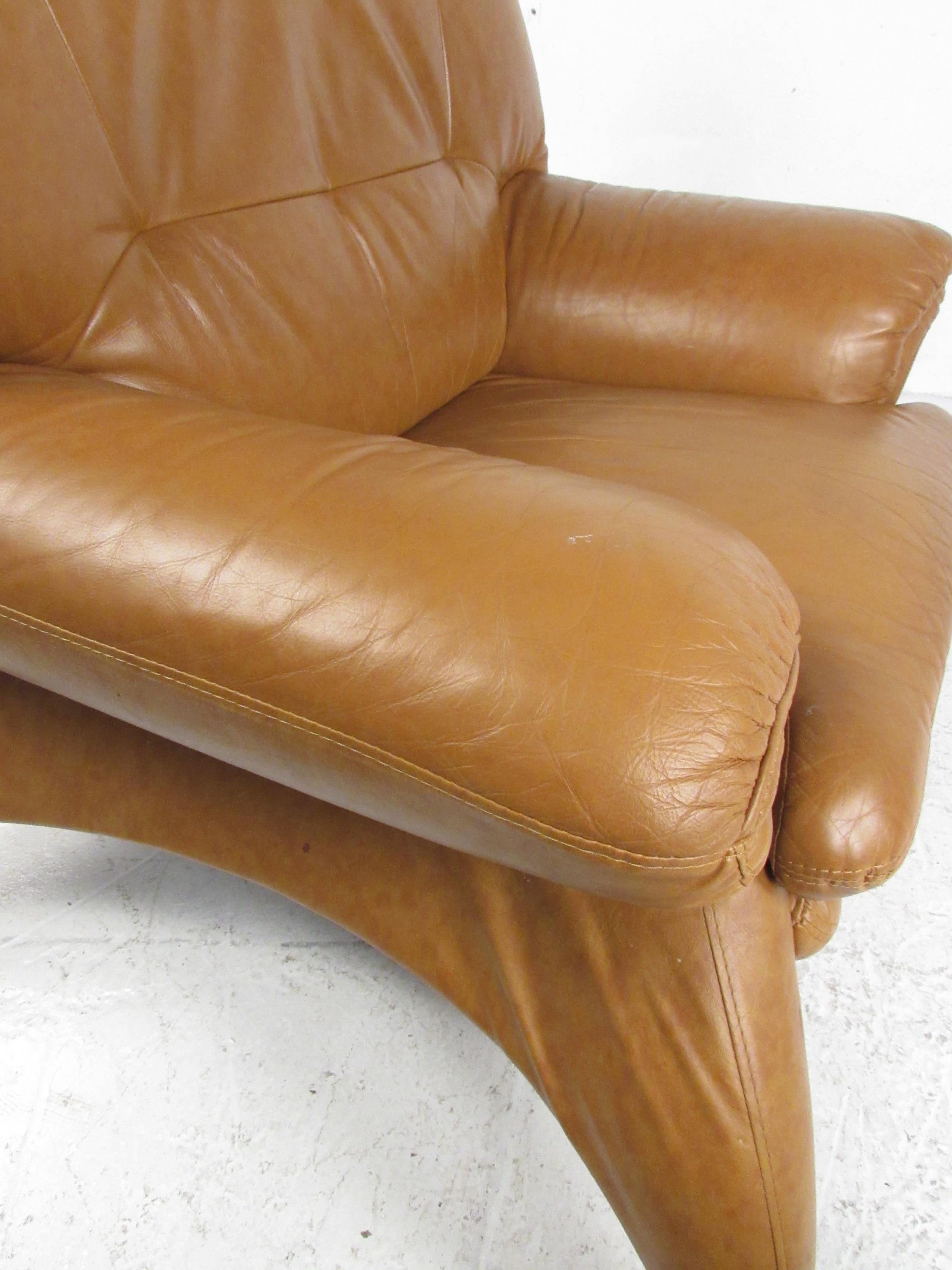 Unusual Contemporary Modern Lounge Chair 1