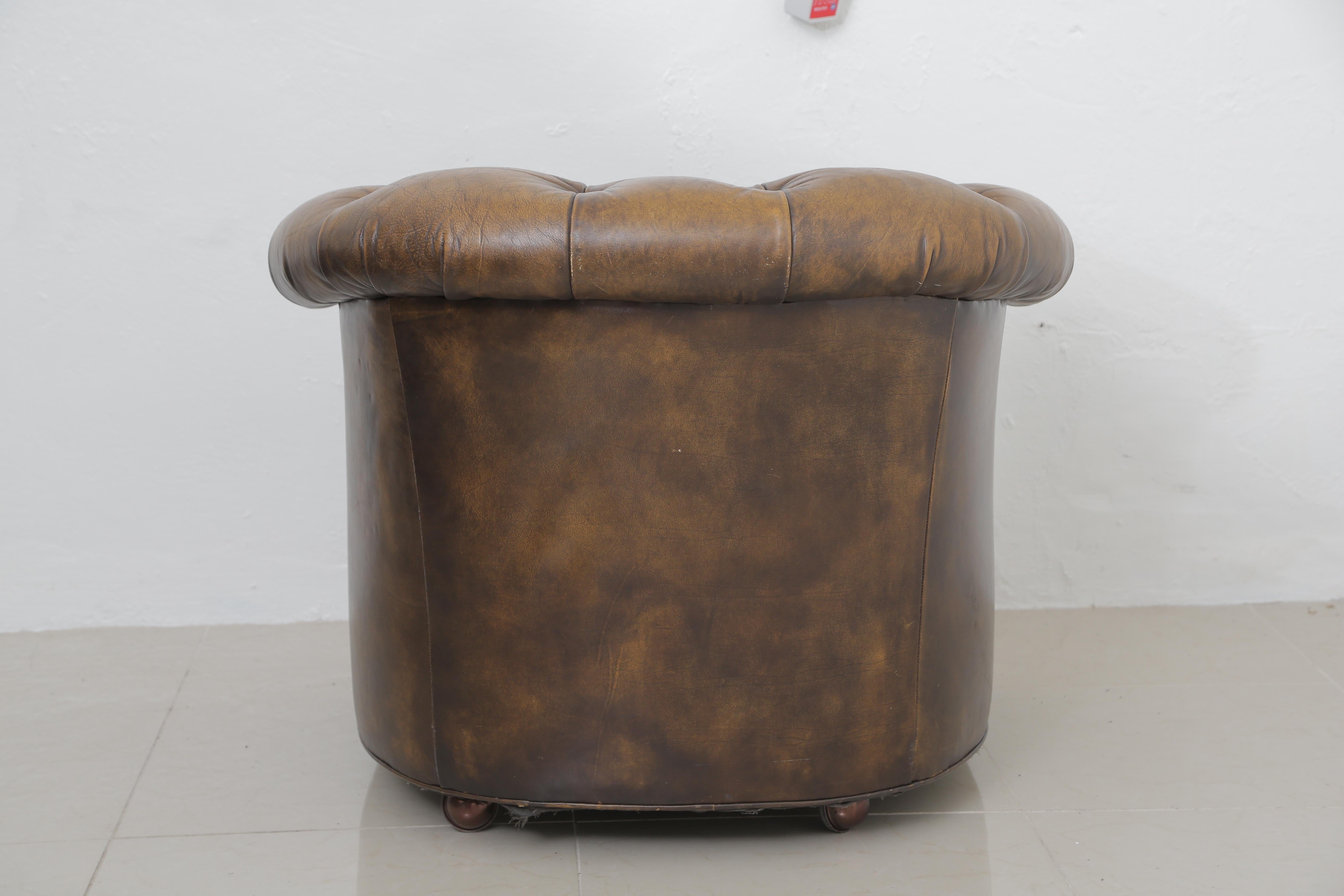 Unusual Curve Vintage Chesterfield Leather Sofa and Chair on Wheels 3
