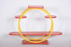 Ungewöhnlicher tschechischer Blumenständer aus der Mitte des Jahrhunderts in Gelb und Rot, lackiertes Holz, 1940er Jahre