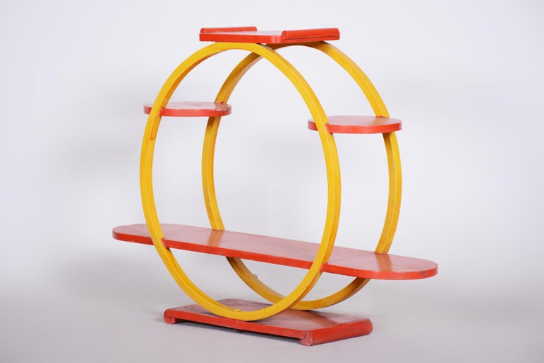 Unusual Czech Midcentury Yellow and Red Flower Stand, Lacquered Wood, 1940s In Good Condition For Sale In Horomerice, CZ