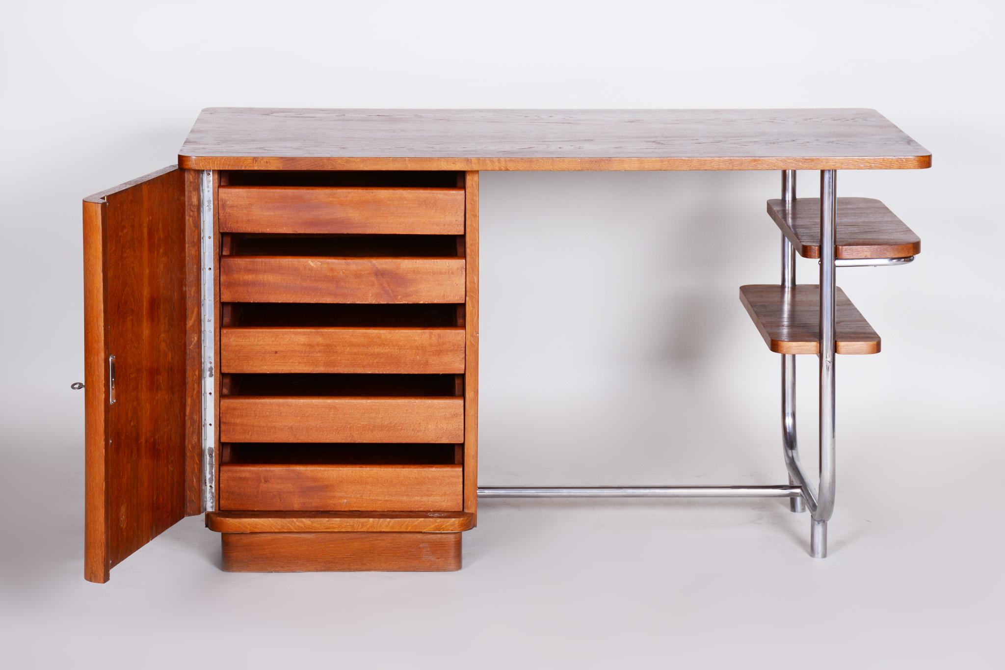 Unusual Czech Oak Bauhaus Chrome Writing Desk by Hynek Gottwald, 1930s In Good Condition In Horomerice, CZ