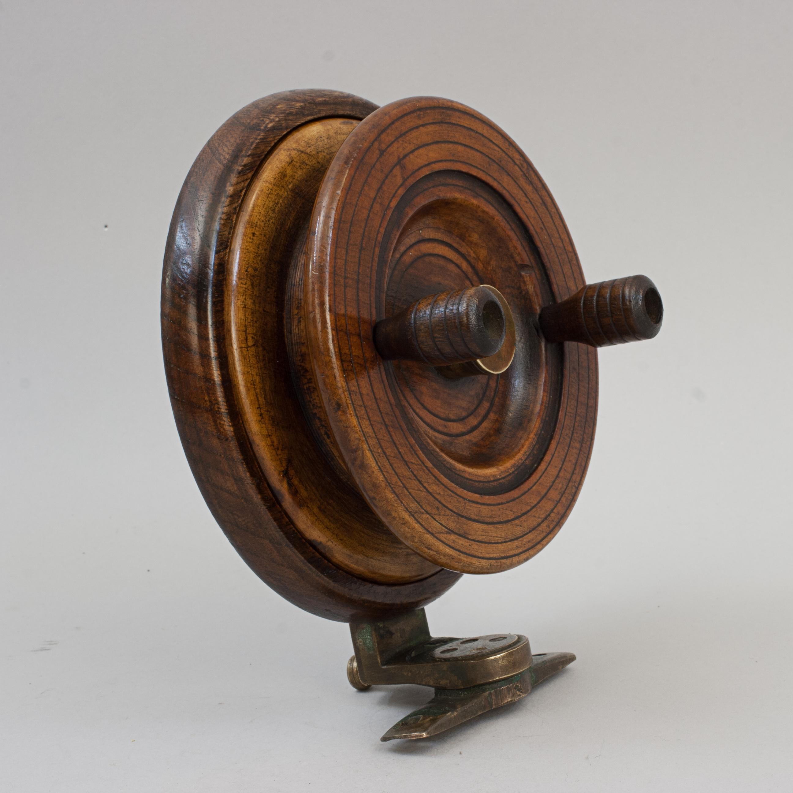 Unusual Design Walnut and Brass Fishing Reel For Sale 5