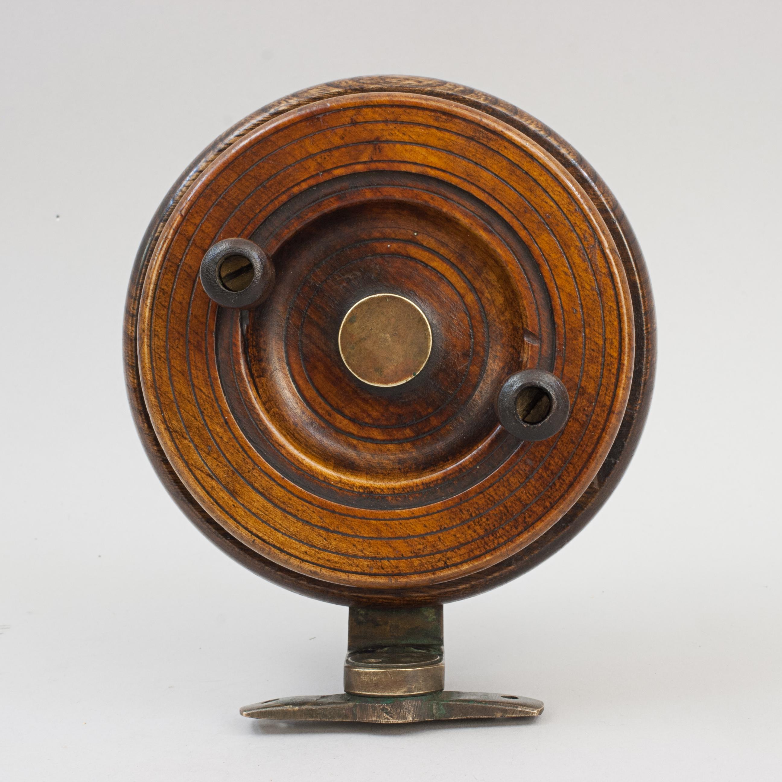 Unusual Design Walnut and Brass Fishing Reel For Sale 9