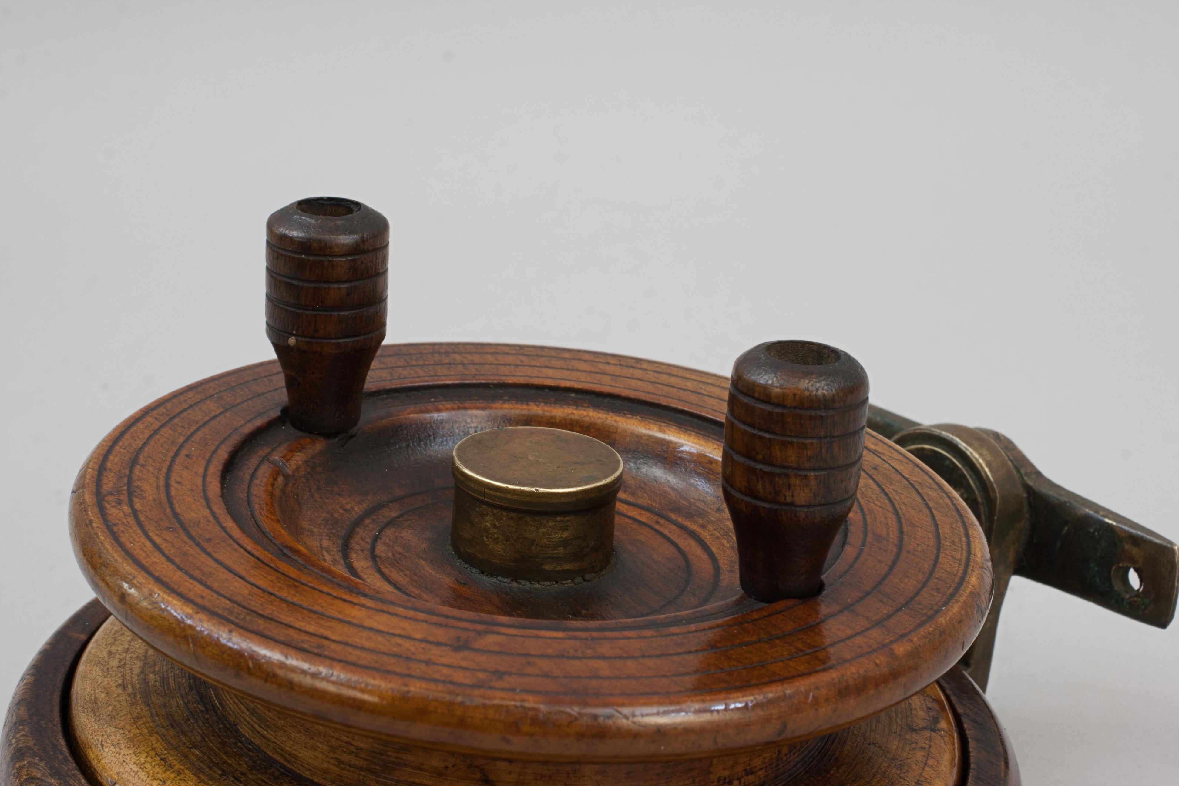 Unusual Design Walnut and Brass Fishing Reel For Sale 3