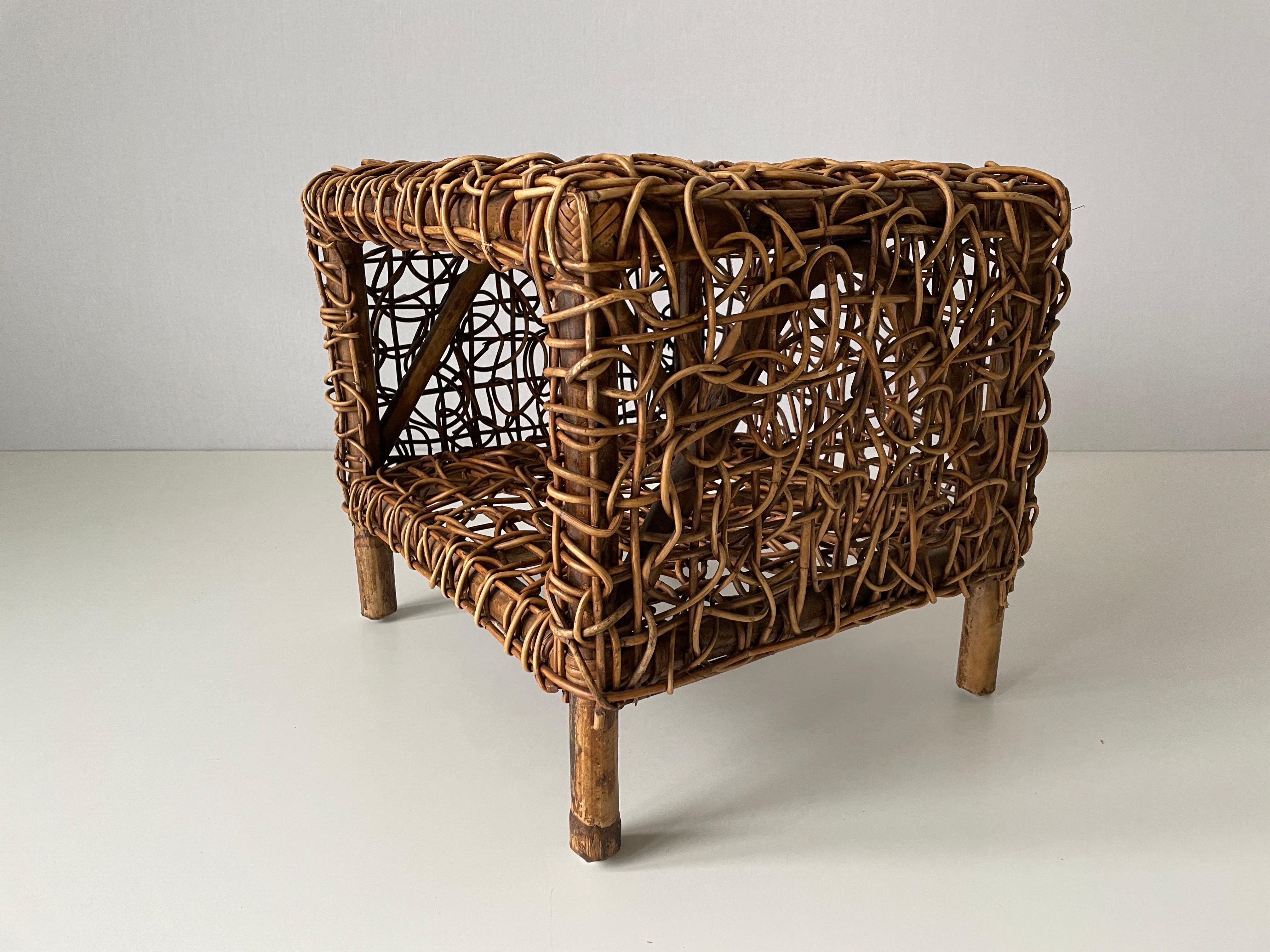 Unusual Design Woven Bamboo Pair of Bedside Tables, 1960s, Italy For Sale 4