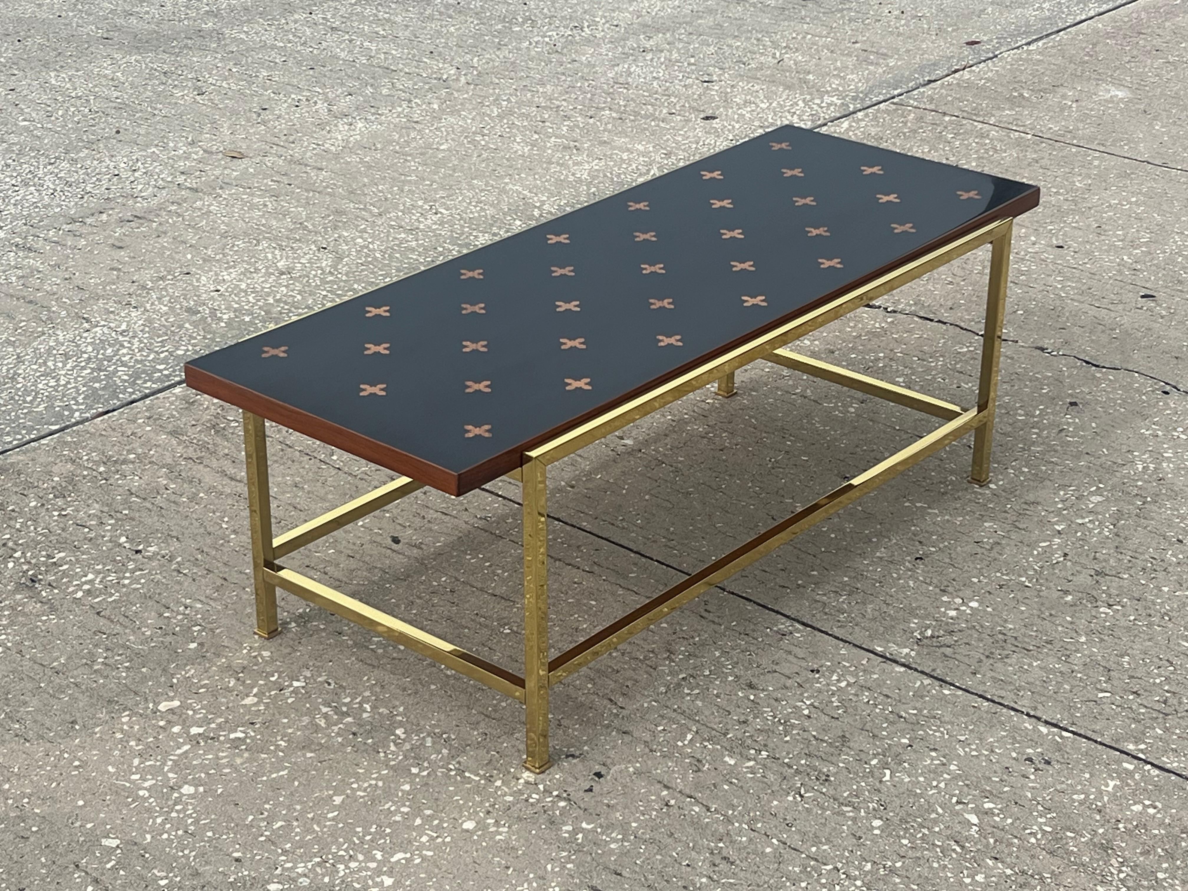 Mid-Century Modern Table basse Dunbar avec incrustation en vente