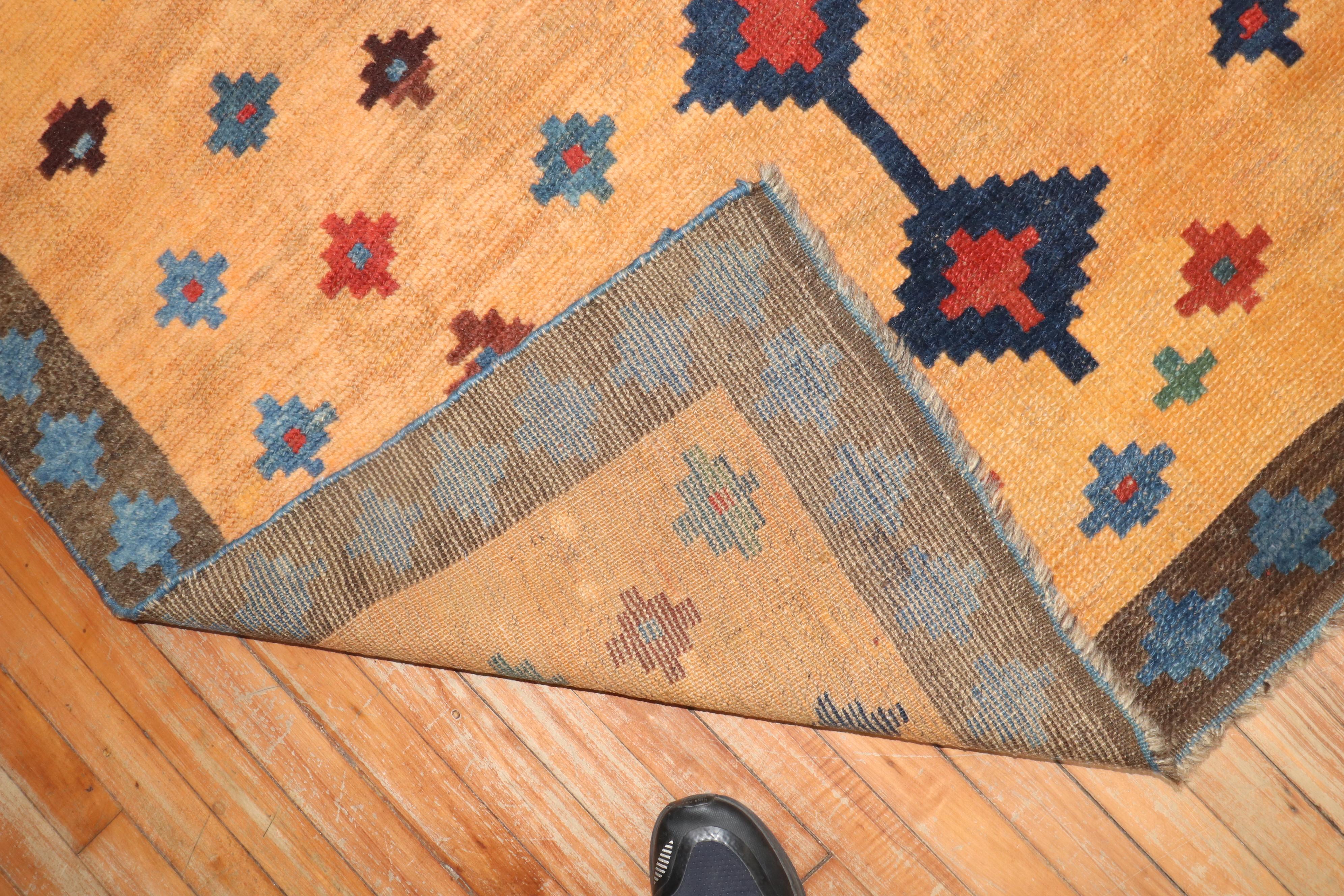 Unusual Early 20th Century Antique Persian Gabbeh  Rug In Good Condition For Sale In New York, NY