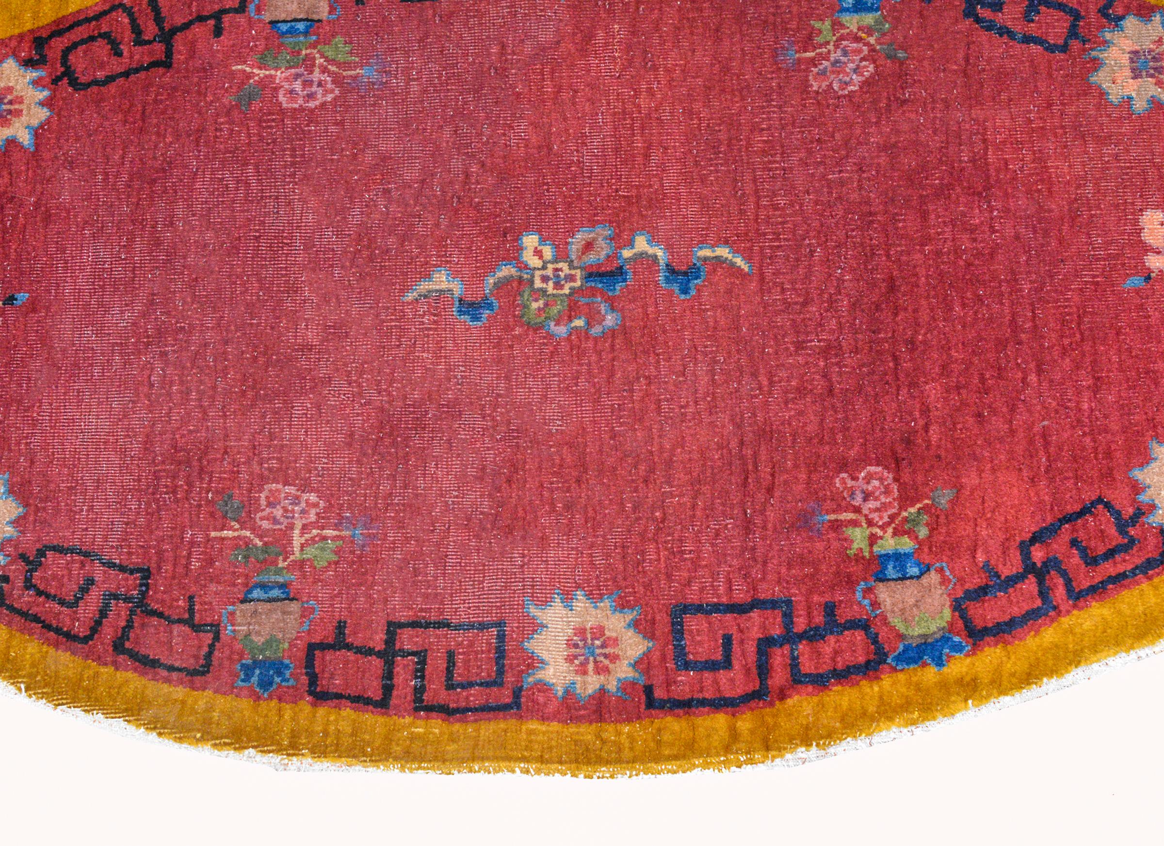 Unusual Early 20th Century Chinese Art Deco Rug In Good Condition For Sale In Chicago, IL