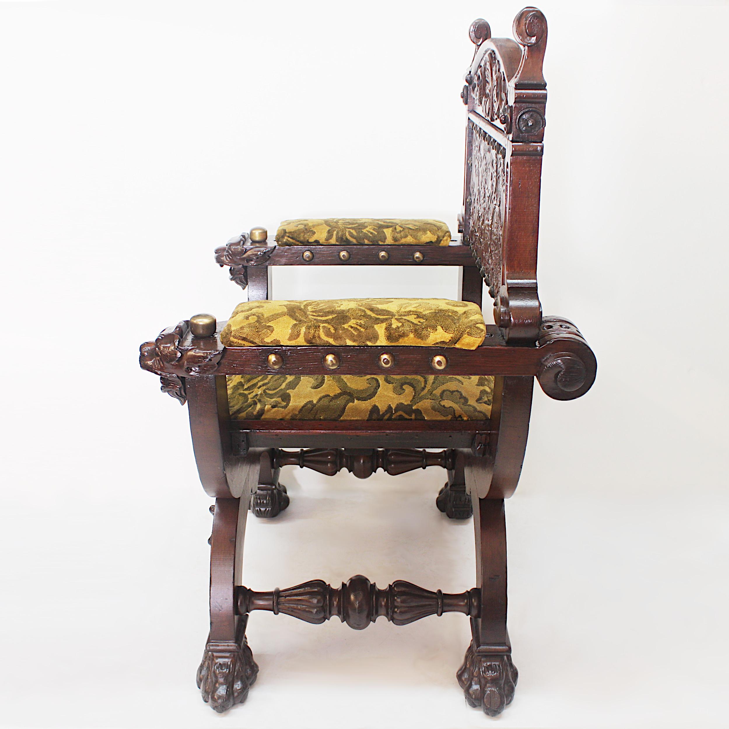 Ungewöhnlicher Posing-Stuhl eines Fotografen des frühen 20. Jahrhunderts mit verschnörkelter Schnitzerei im Angebot 1